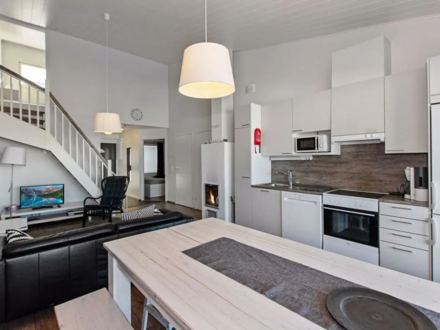 Skivillas 78 ukkohalla (7)