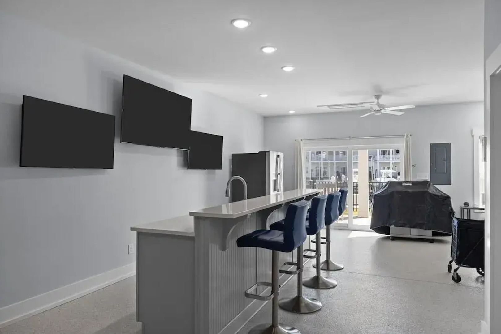 South Breeze 3 Bedroom Townhouse by RedAwning