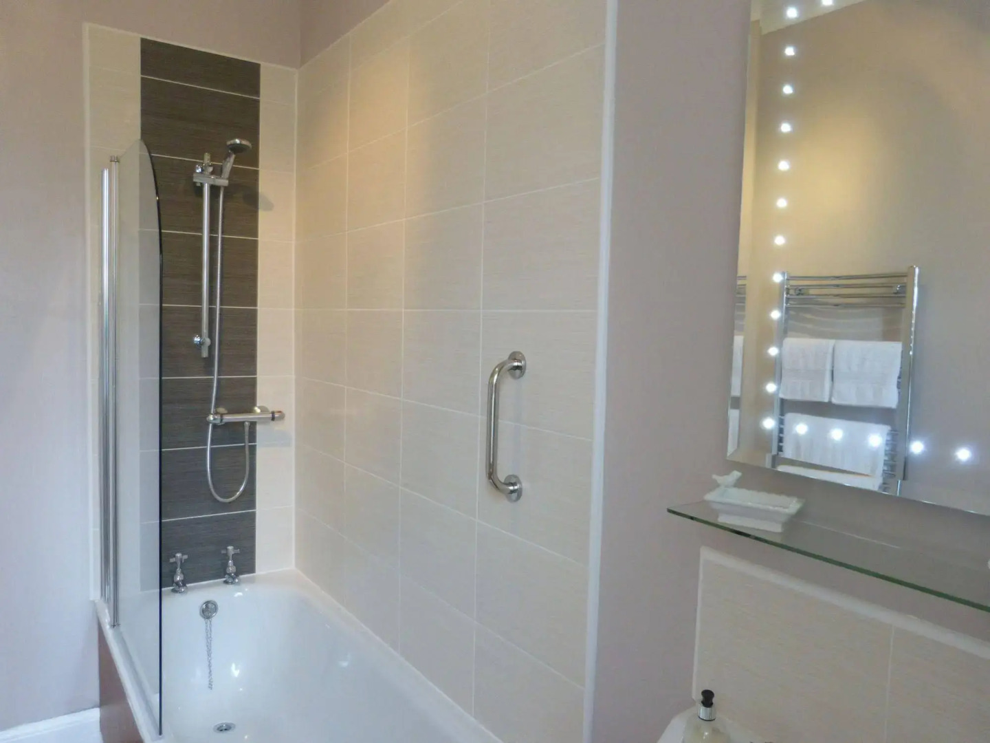 Pinewood Country House