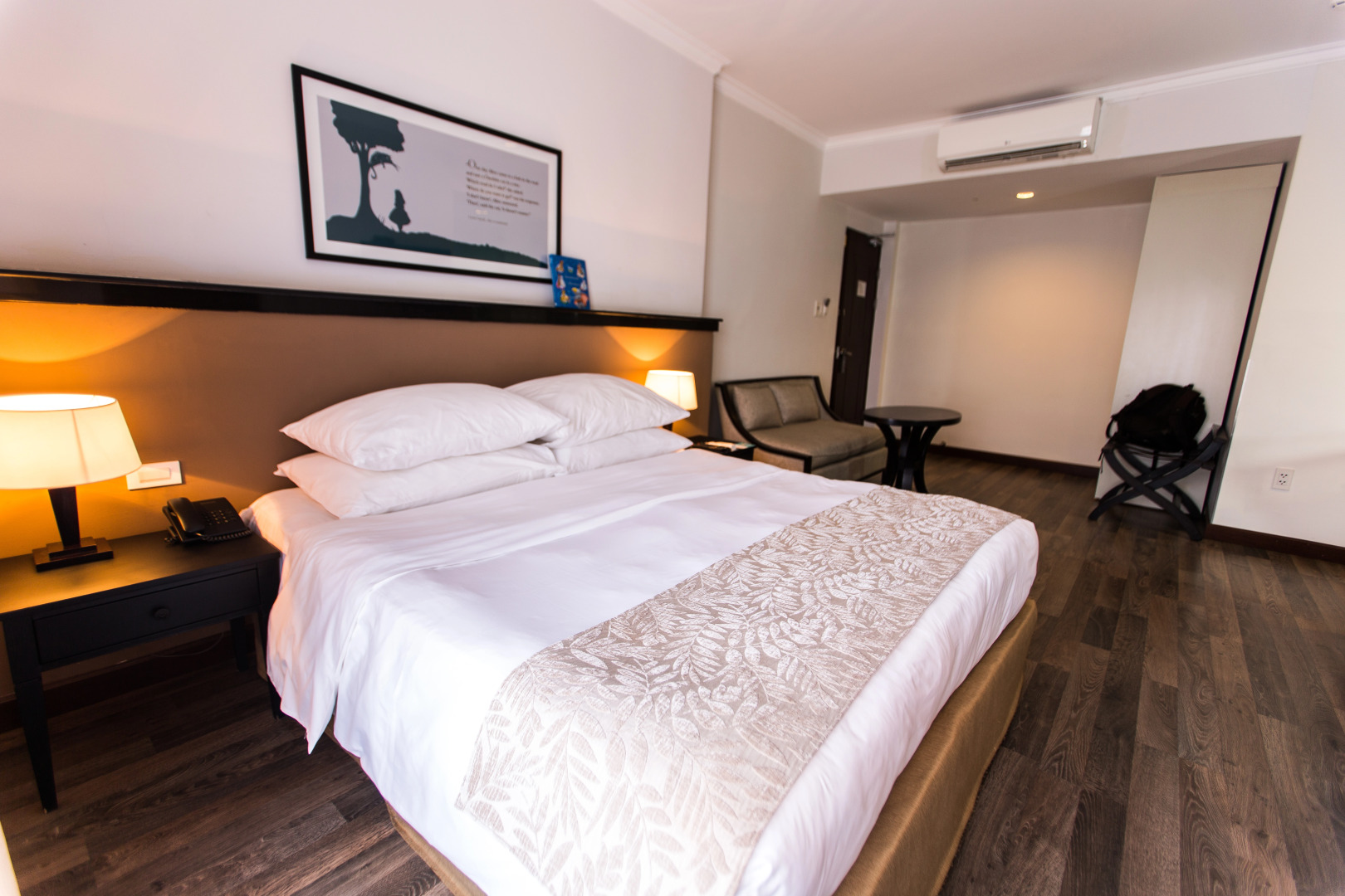 The Alcove Library Hotel