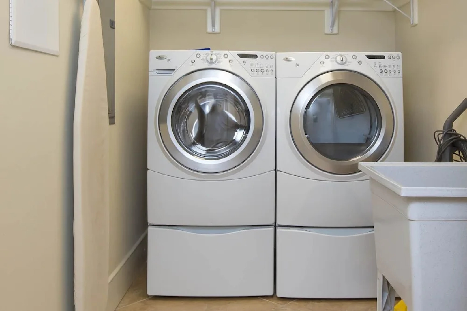 Turquoise Place Unit 1008D