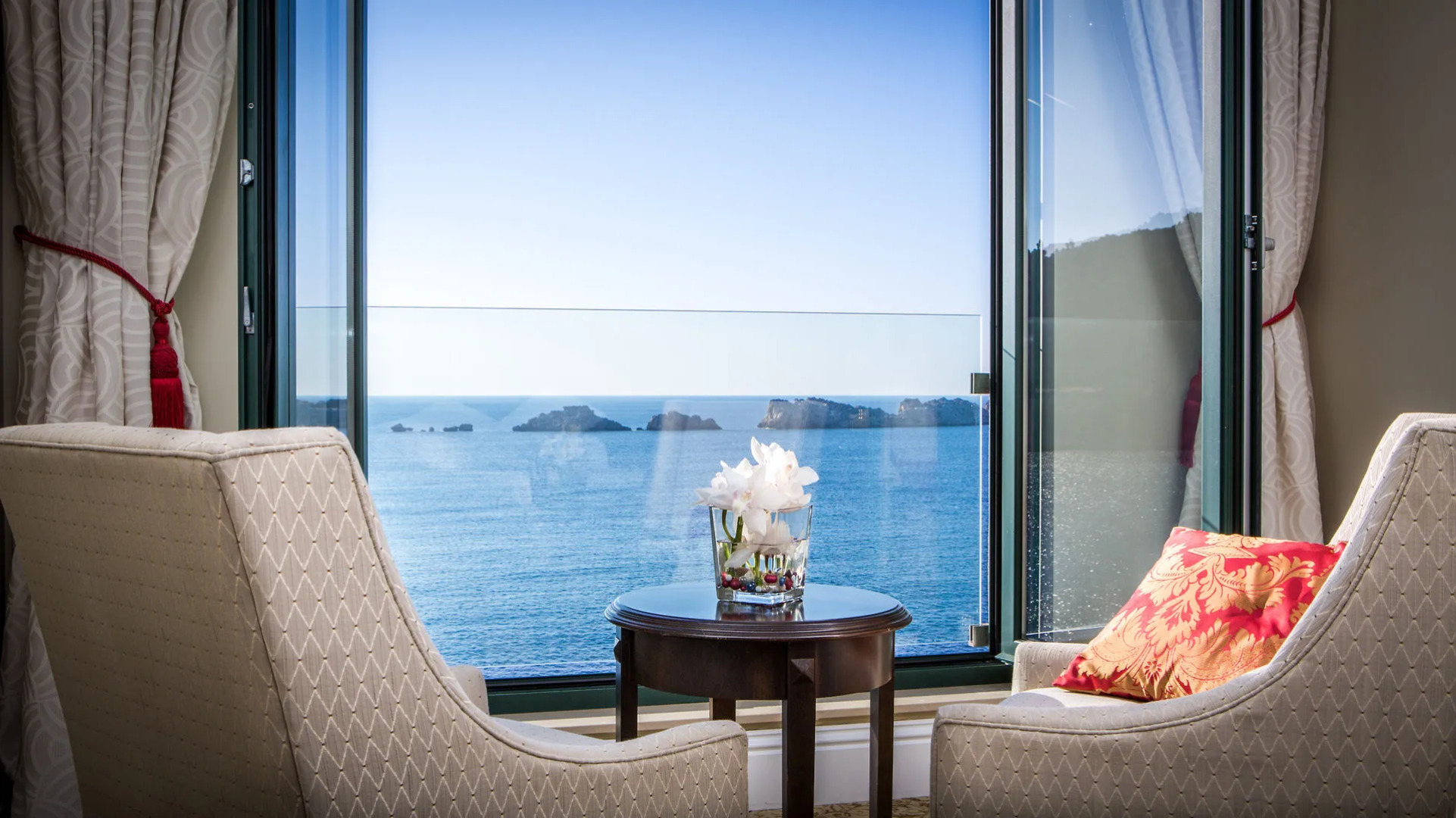 Royal Princess Hotel