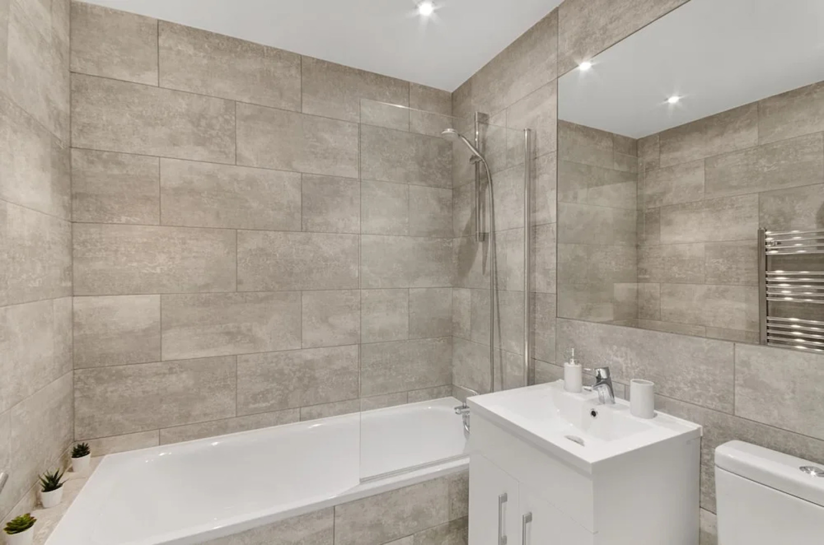 Karah Suites - Stonehills