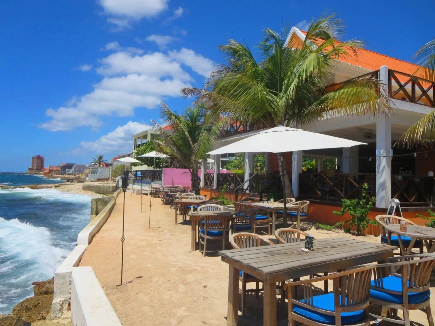 Scuba Lodge & Ocean Suites