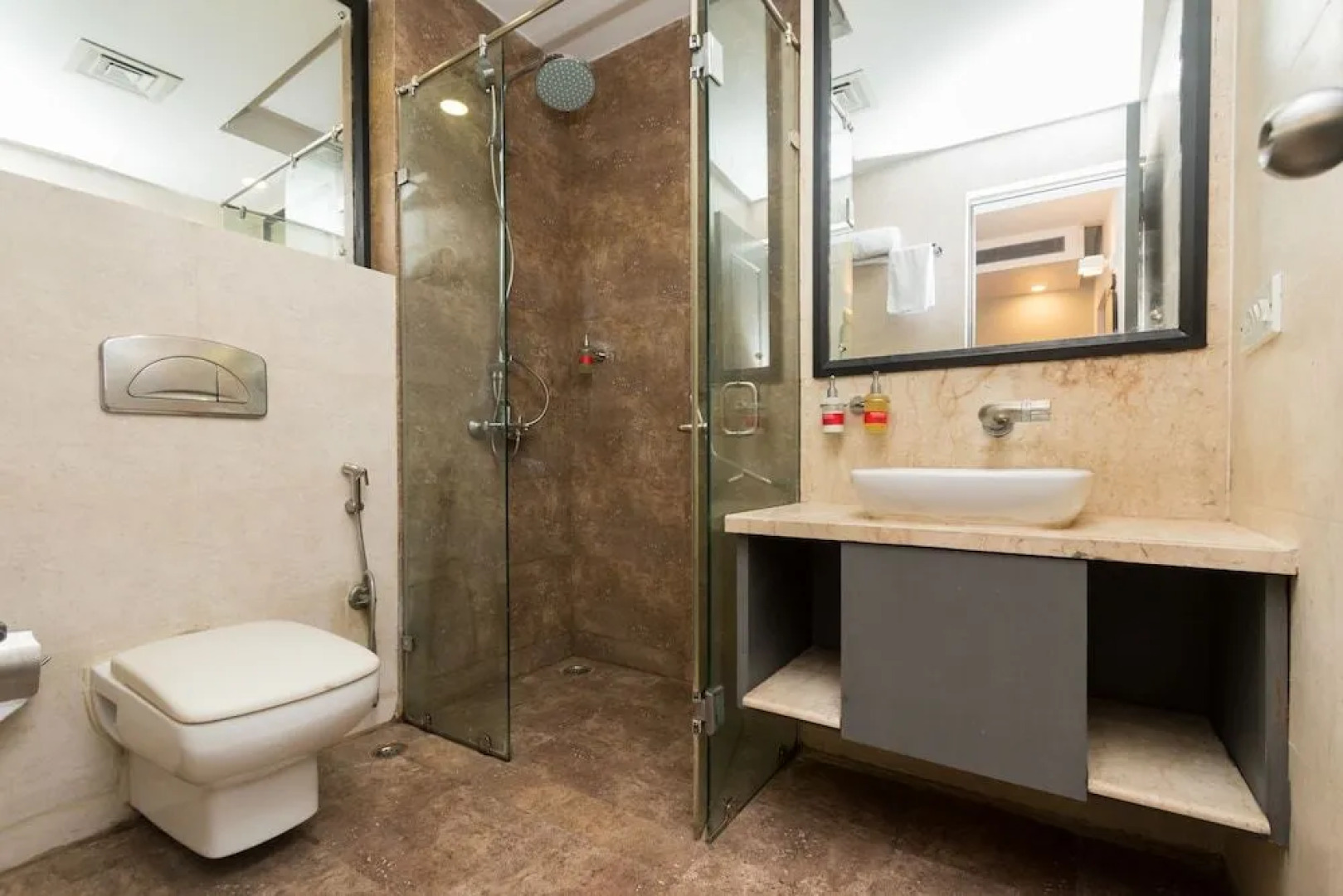 Oyo Townhouse 011 Esplanade