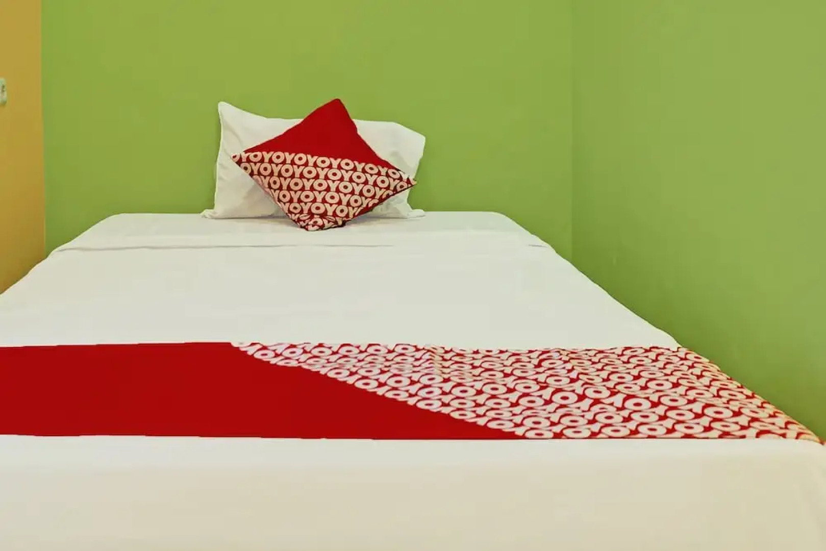 OYO 92293  Pahala Syariah Residence