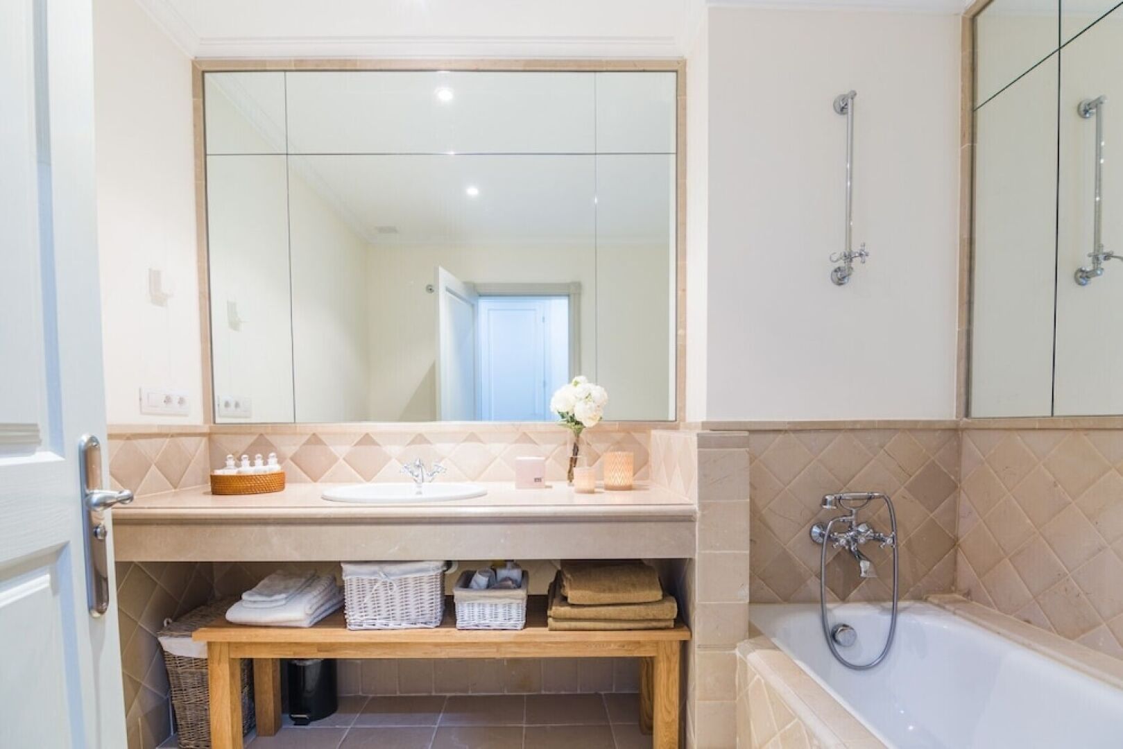 Altos de Cortesin 2156