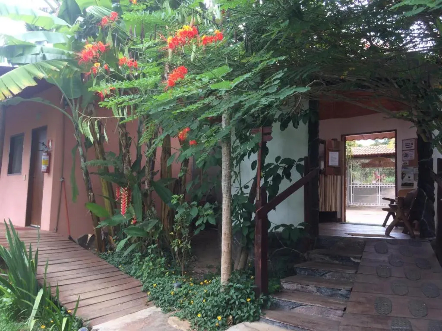 Buddy's Hostel & Pousada Alto Paraiso