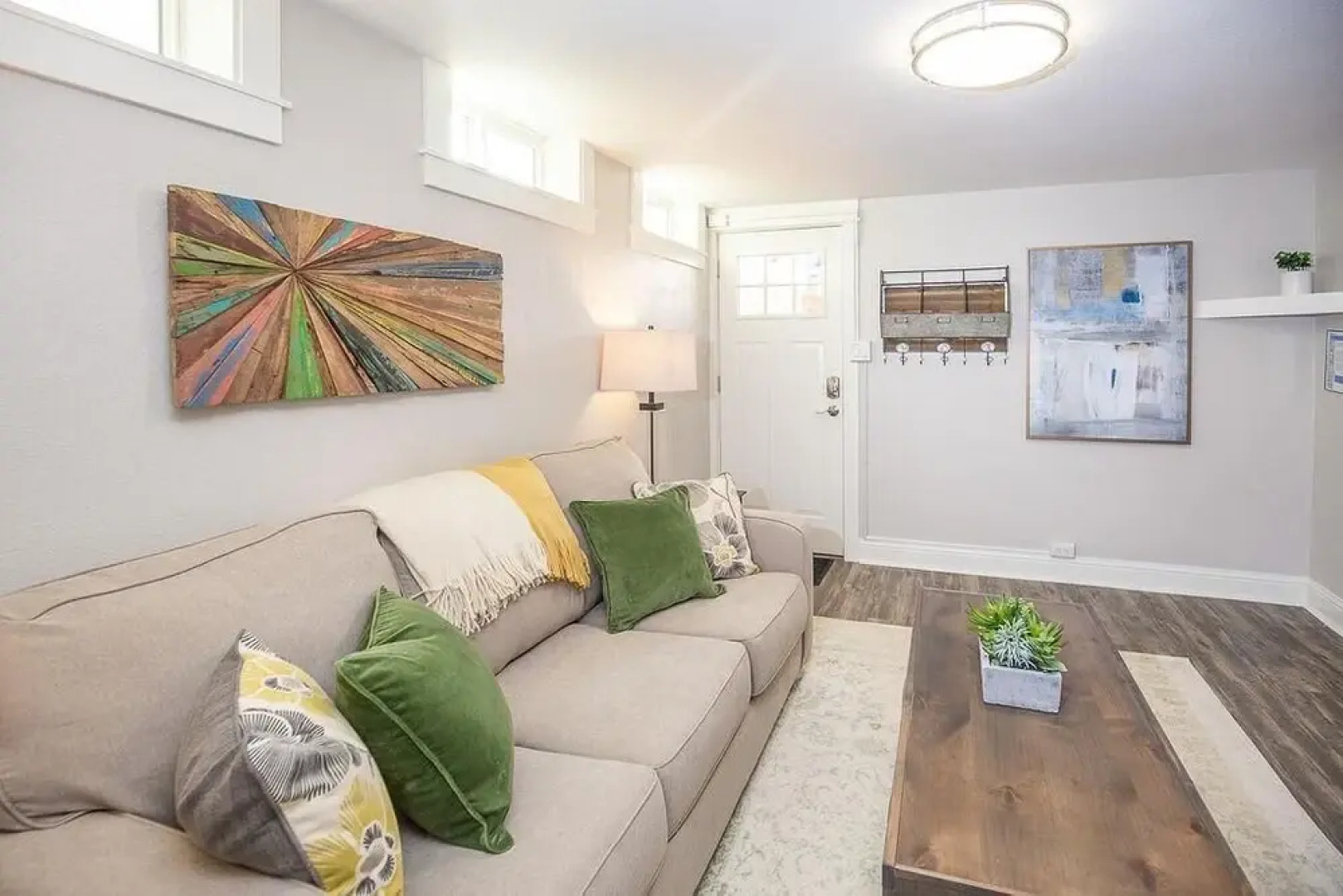 Cozy Retreat | Walk to UNC | FREE Cruiser Bikes