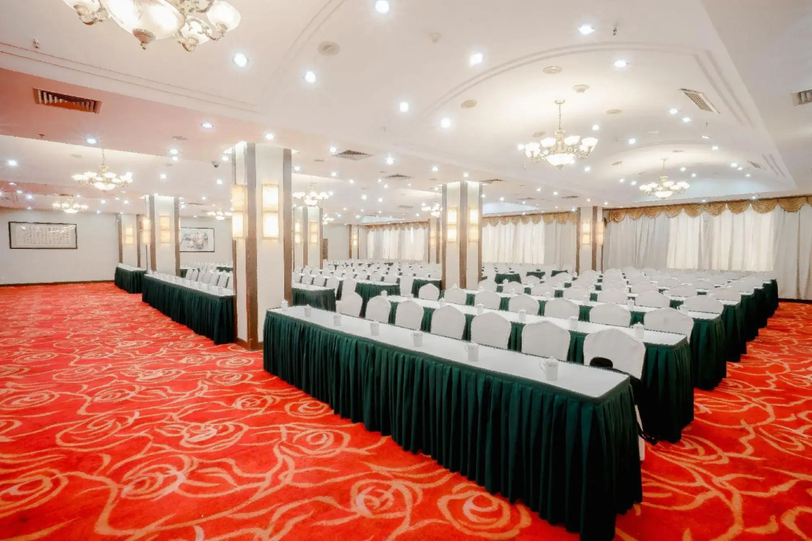 Chuxiong WeishengXiongbao Hotel