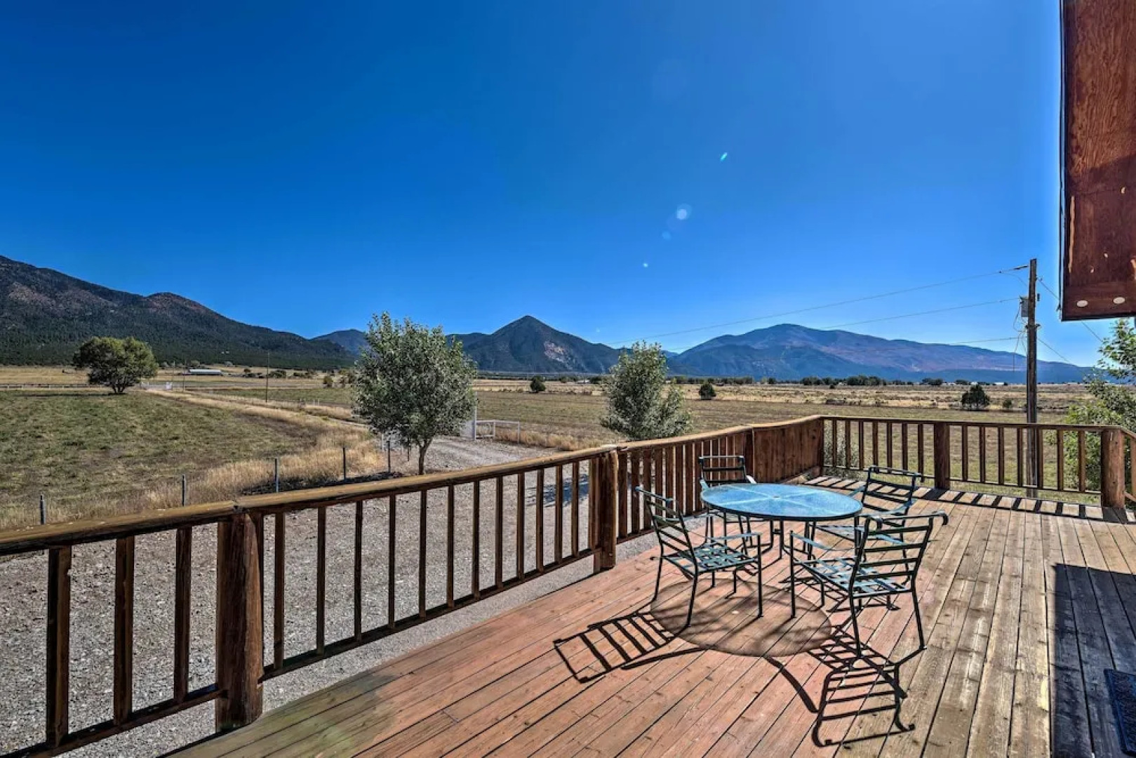 Questa Home w/ Views - 13 Mi to Red River Skiing!