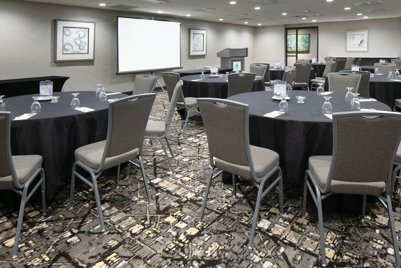 HOLIDAY INN HTL STES NORTHWEST by IHG