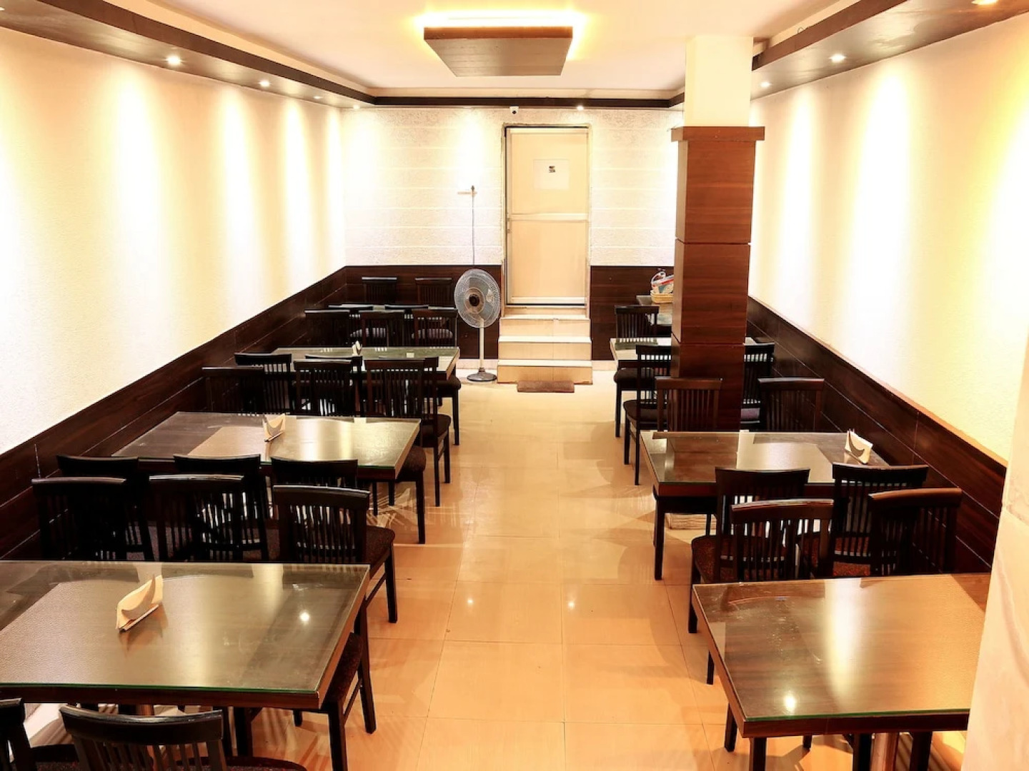 OYO 2911 The Pearl Hotel