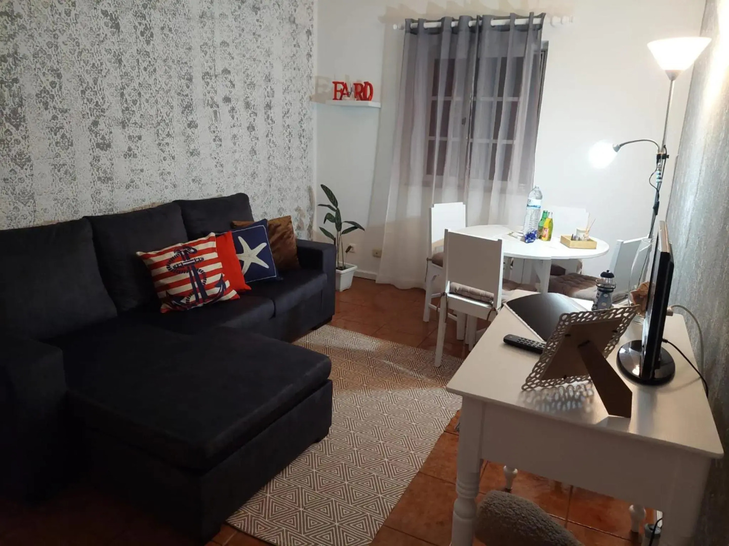 "Apartamentos do Farol" com vista para o mar