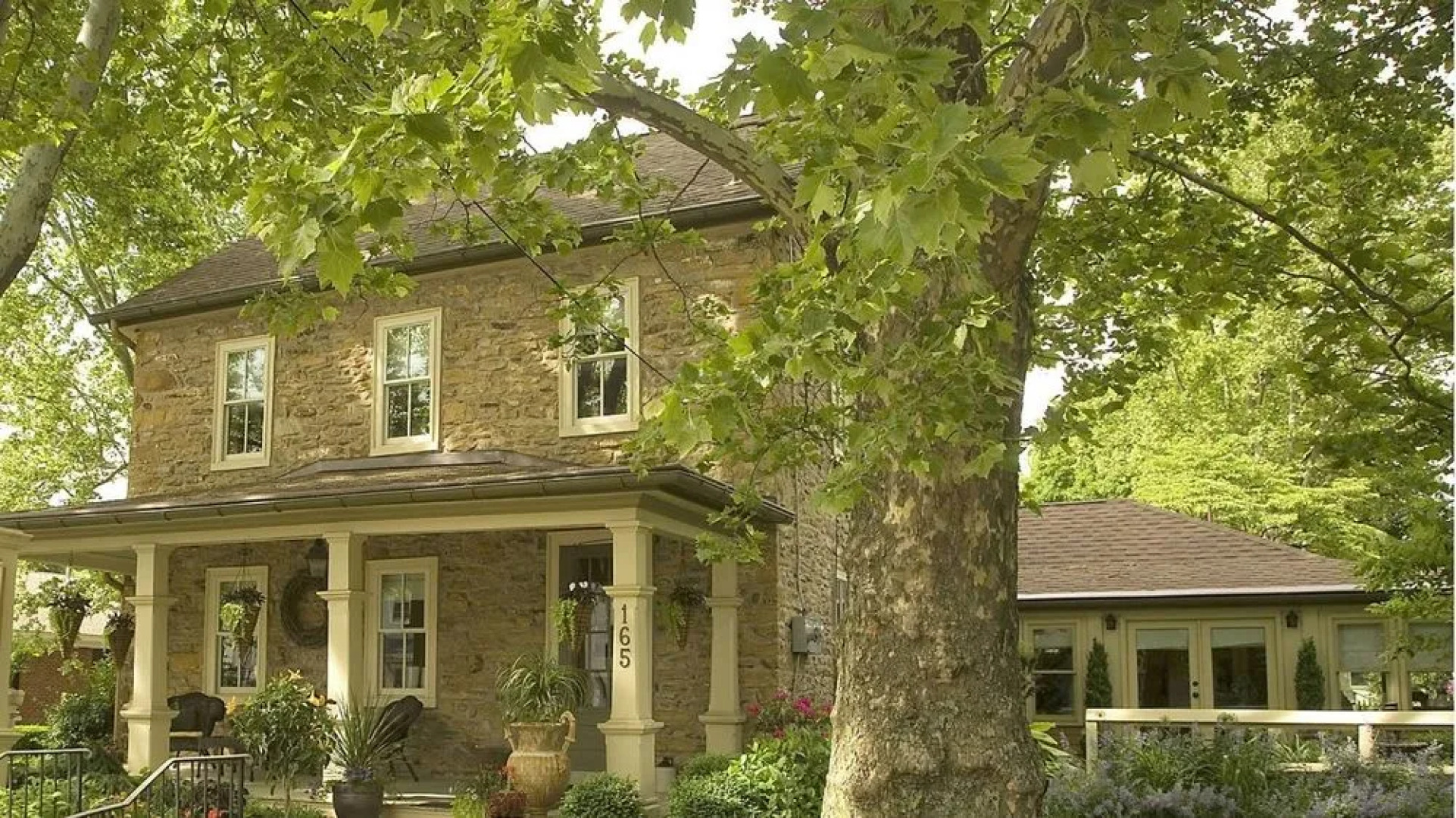 Stone House Inn & Spa