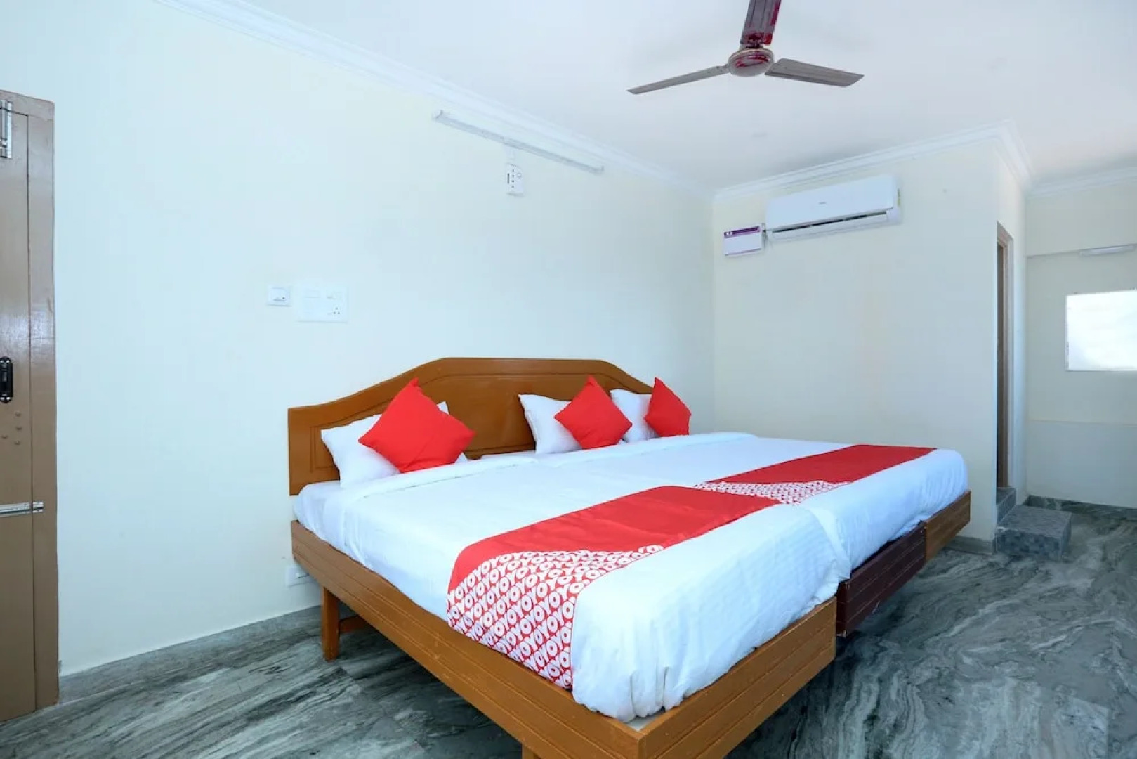 OYO 17423 Hotel Vishnu Ram