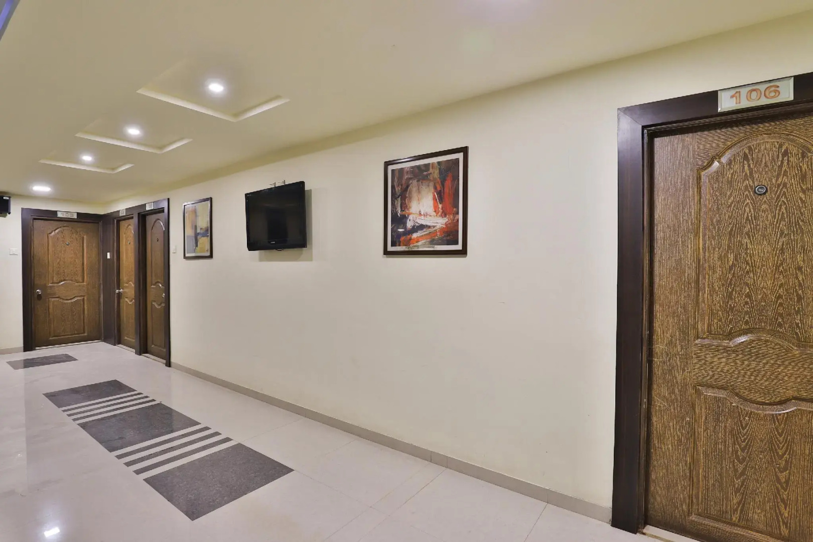 OYO 24996 Hotel Jamnagar Residency