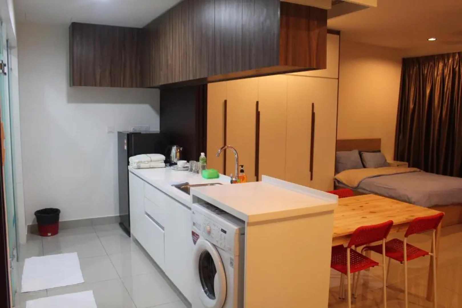 De Houz - Trefoil Setia Alam Home Stay
