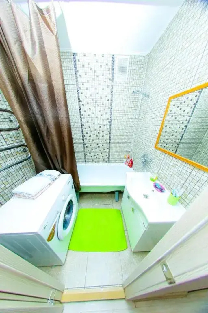 Apart on Slavskogo 14