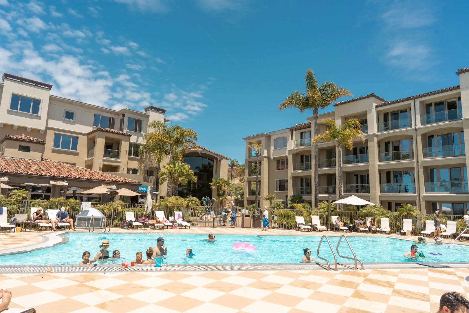 Dolphin Bay Resort & Spa