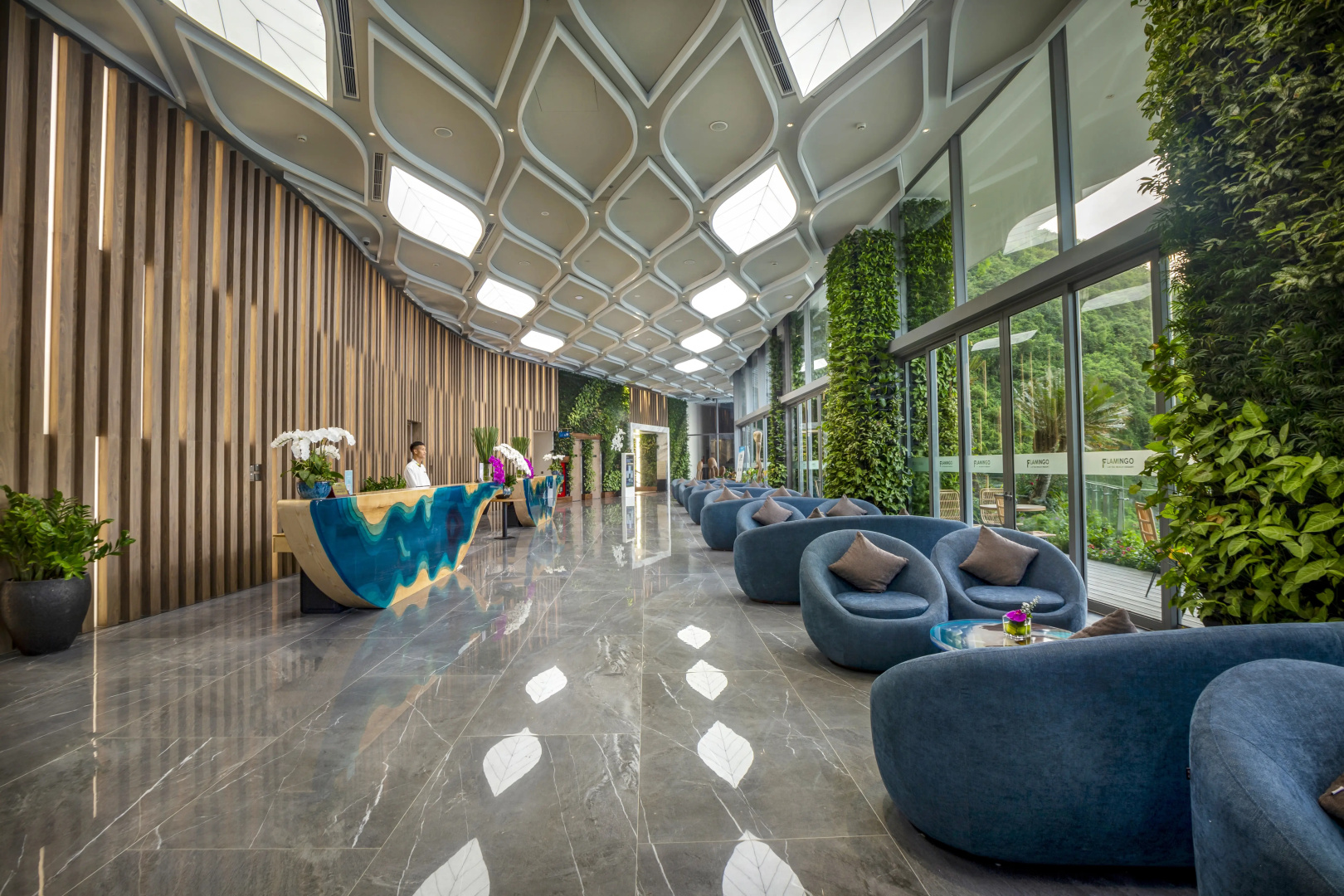 Курортный отель Flamingo Premium Cat Ba Beach Resort