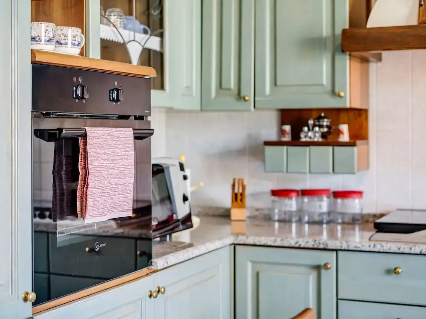 Traditional Apartment in Monte Isola near Lake Beach