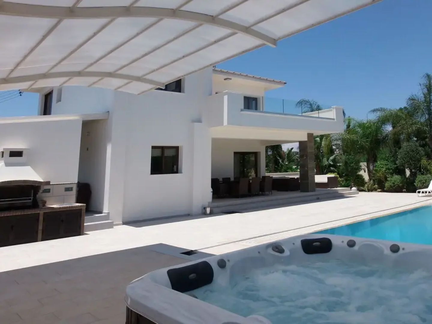 Villa Grecian 1 Platinum
