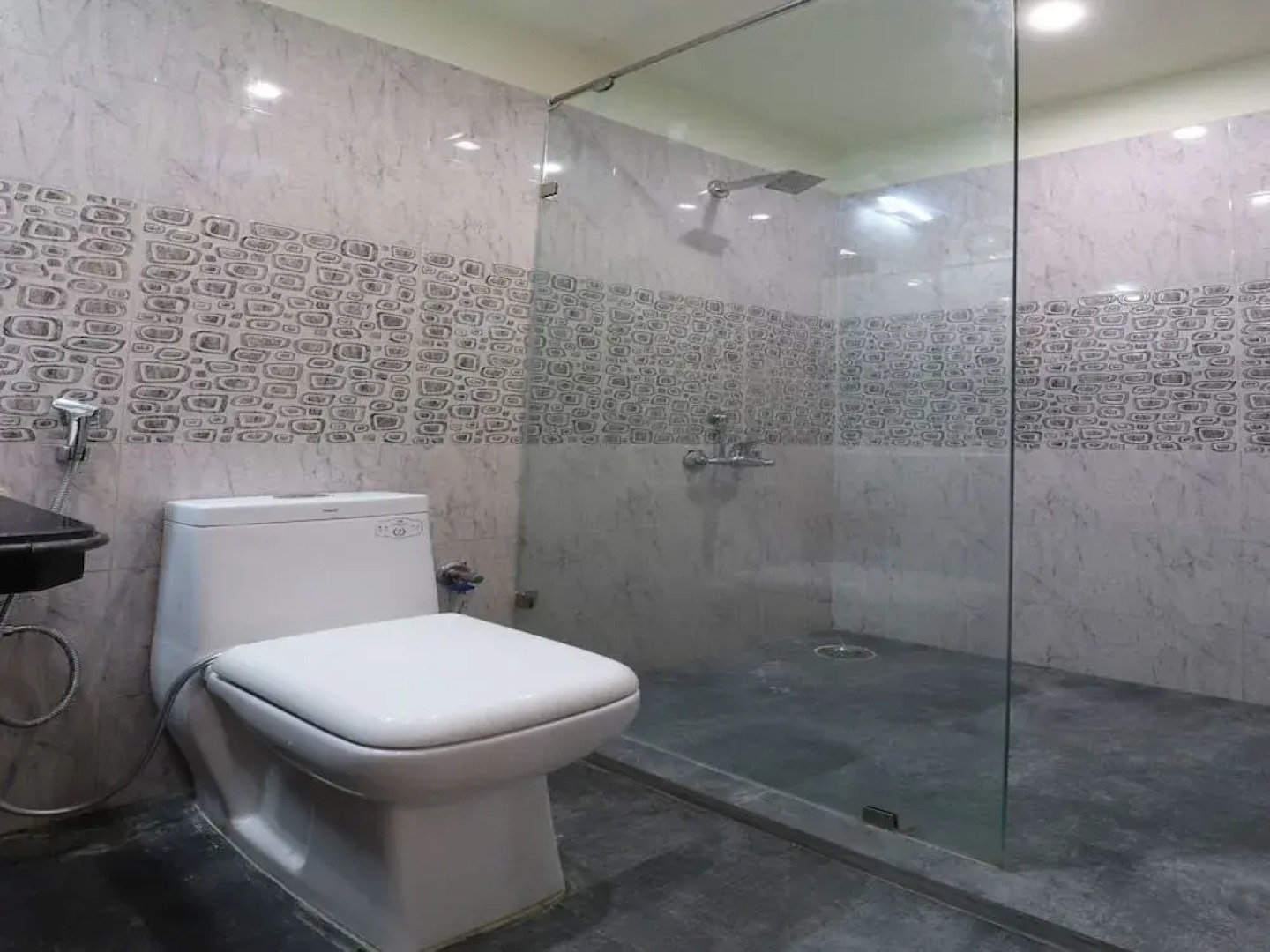 Oyo 47405 Comfort Inn