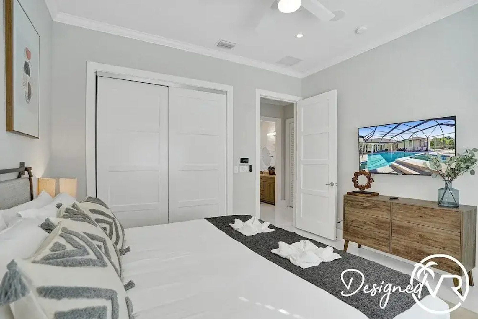 Luxurious 8BR Family Estate with Pool