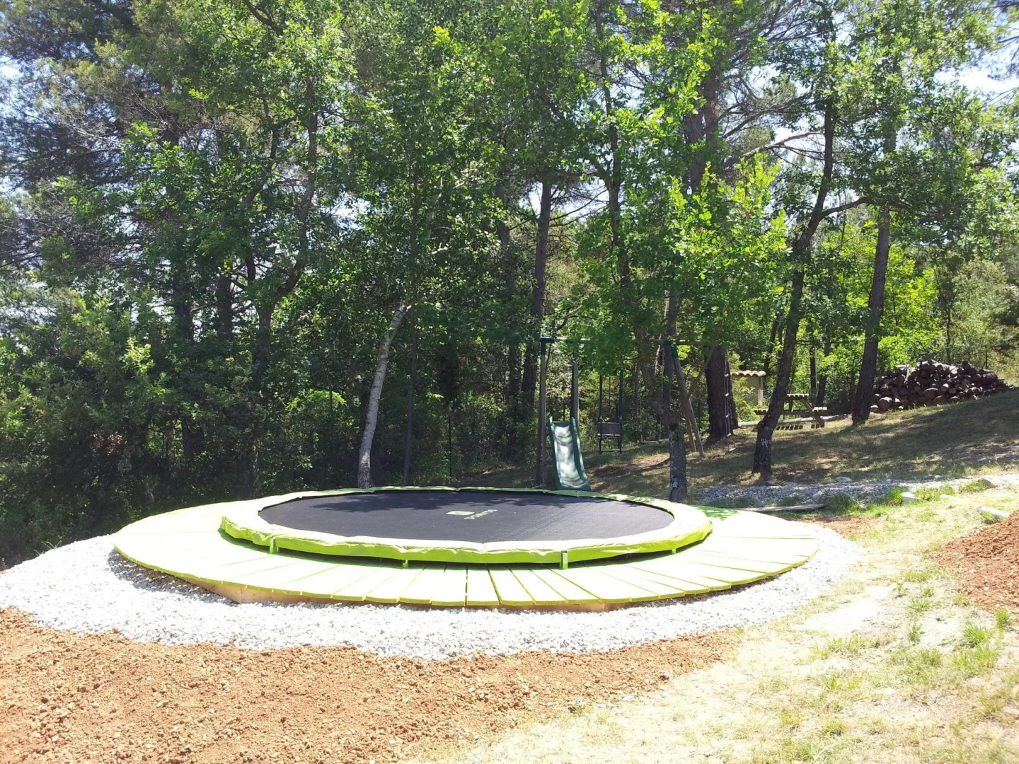 Peaceful Villa in Saint-Saturnin-lès-Apt with Swimming Pool