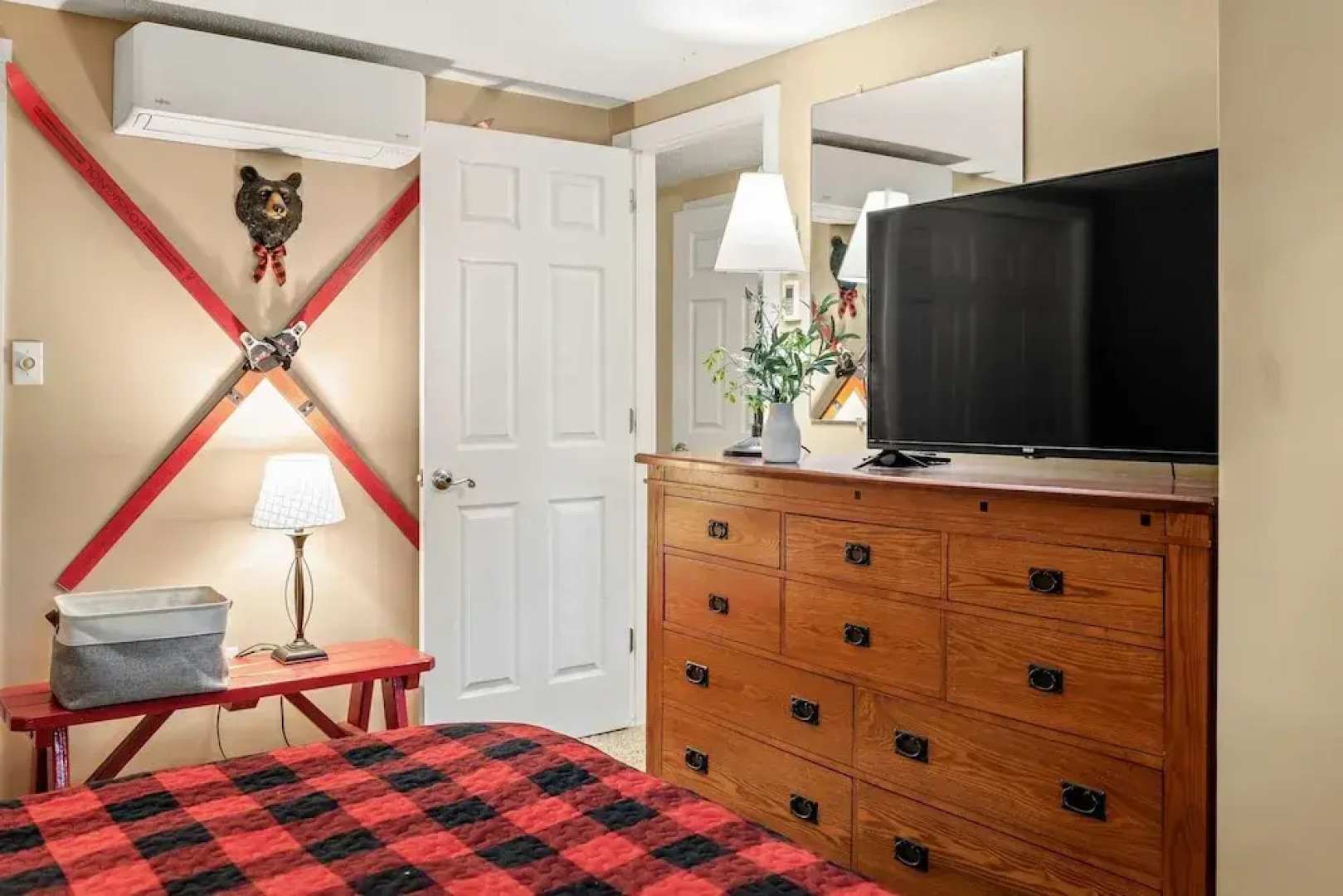 Slope Lodge by Avantstay Prime Location Pool Hot Tub Access Deck