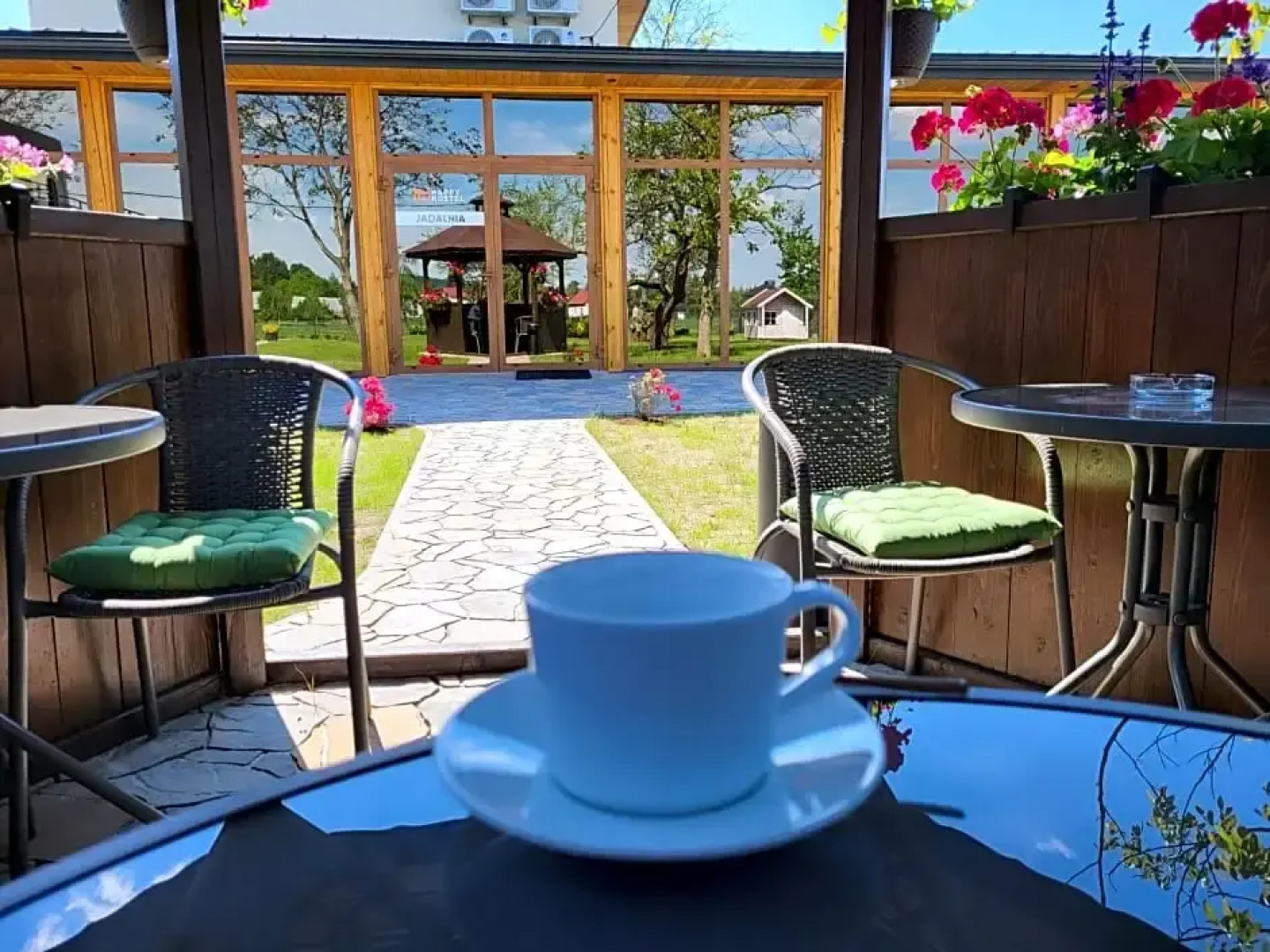 Happy Hostel & Apartments