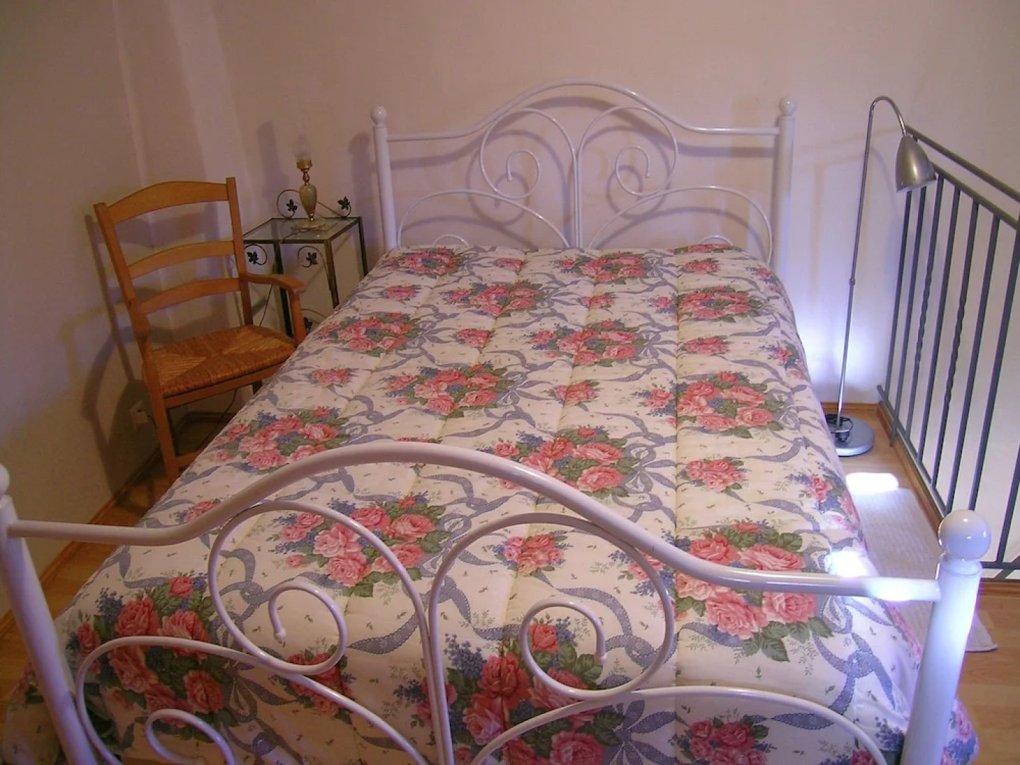 Cozy Cottage in Peaceful Hamlet Saint-martin-de-castillon