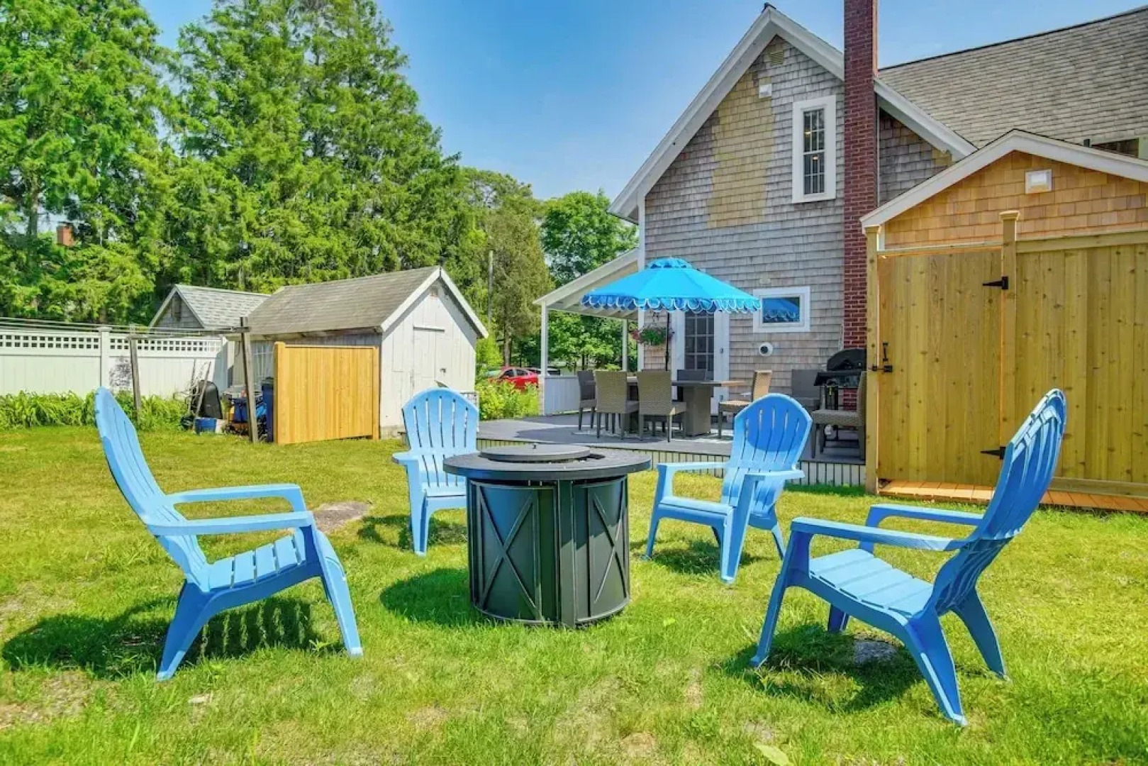 Pocasset Home w/ Kayaks & Bikes: Walk to 2 Beaches