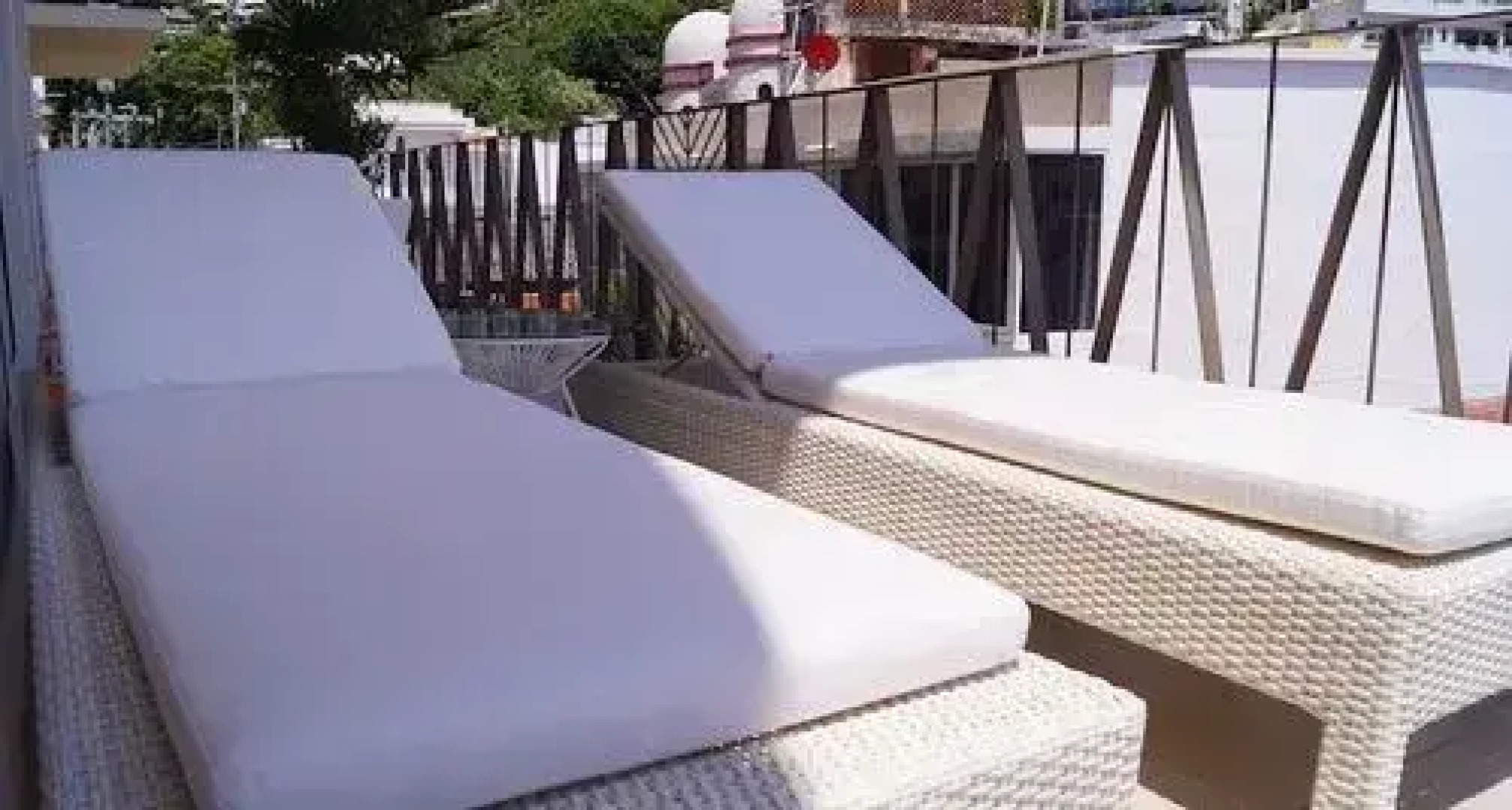 Luxury Condo V177 Romantic Zone