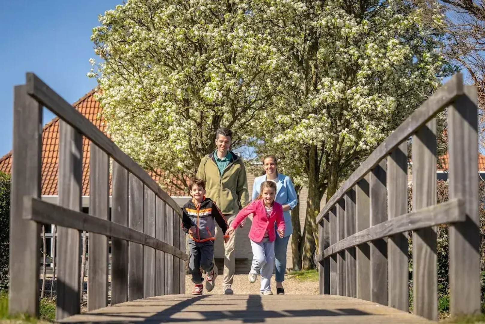 Restyled Bungalow With 2 Bathrooms, Near the Beach