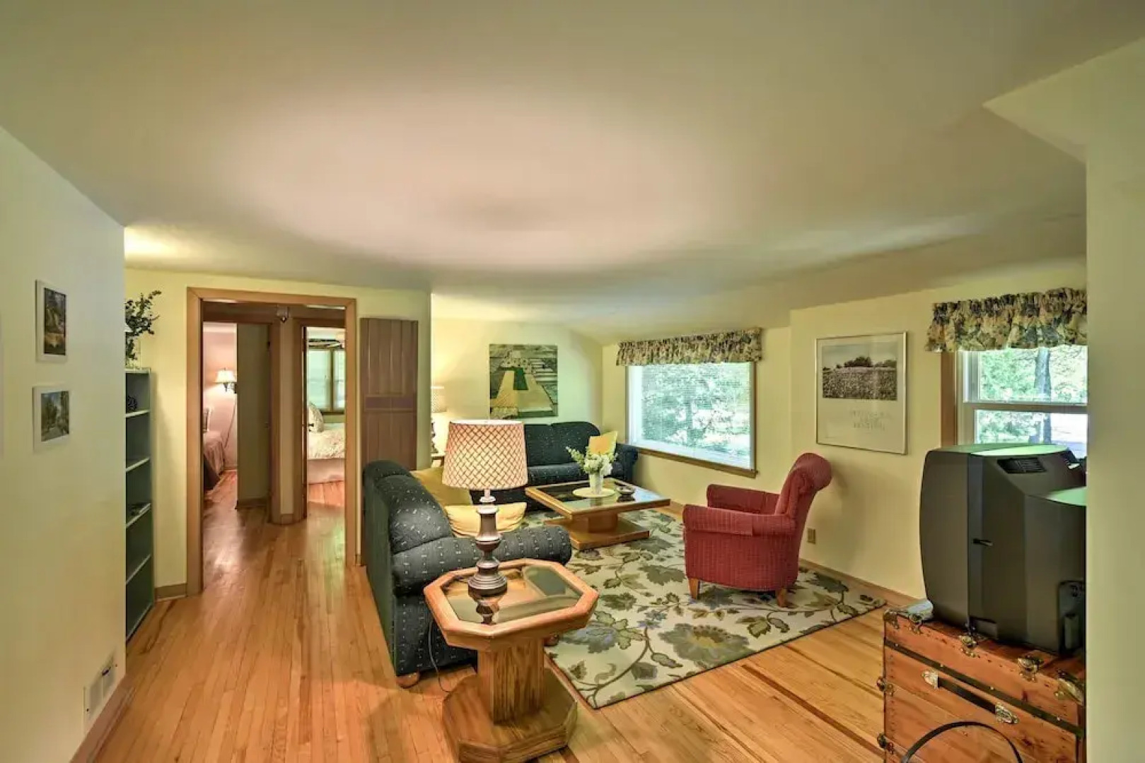 'the Carriage House:' Walk to Peninsula State Park