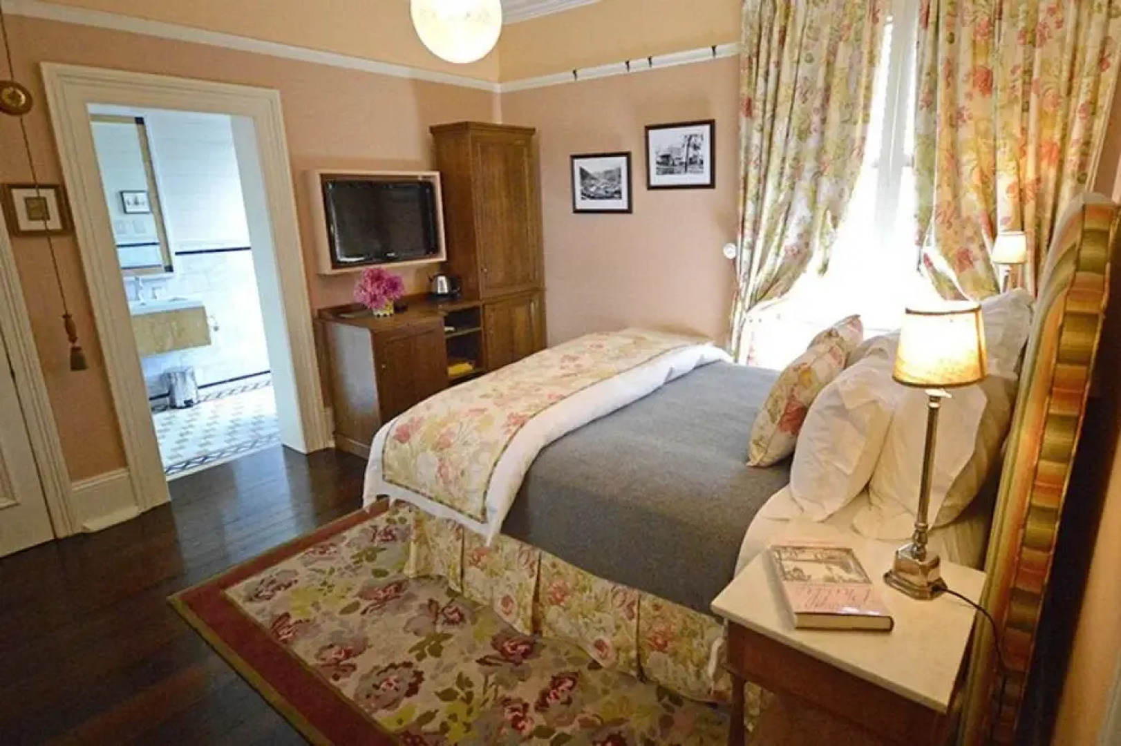 The Old Bank Boutique Hotel