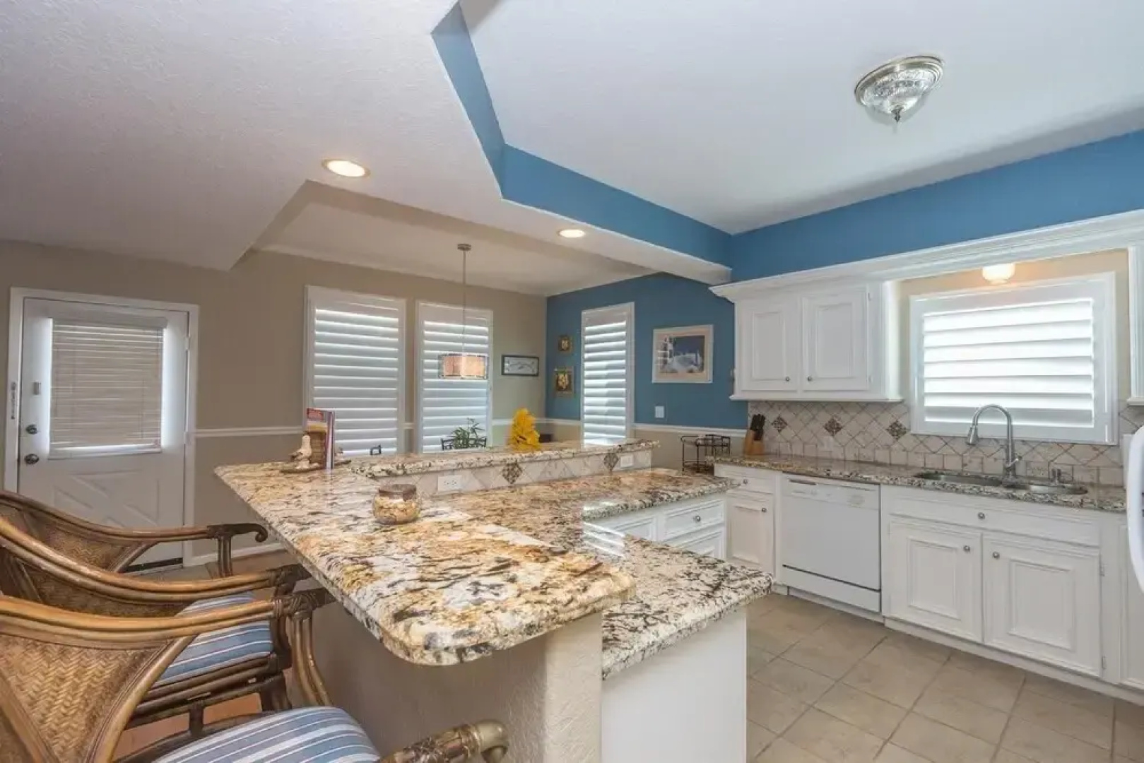 Tropical Oasis In Beautiful Galveston-tiki Island 3 Bedroom Home by Redawning