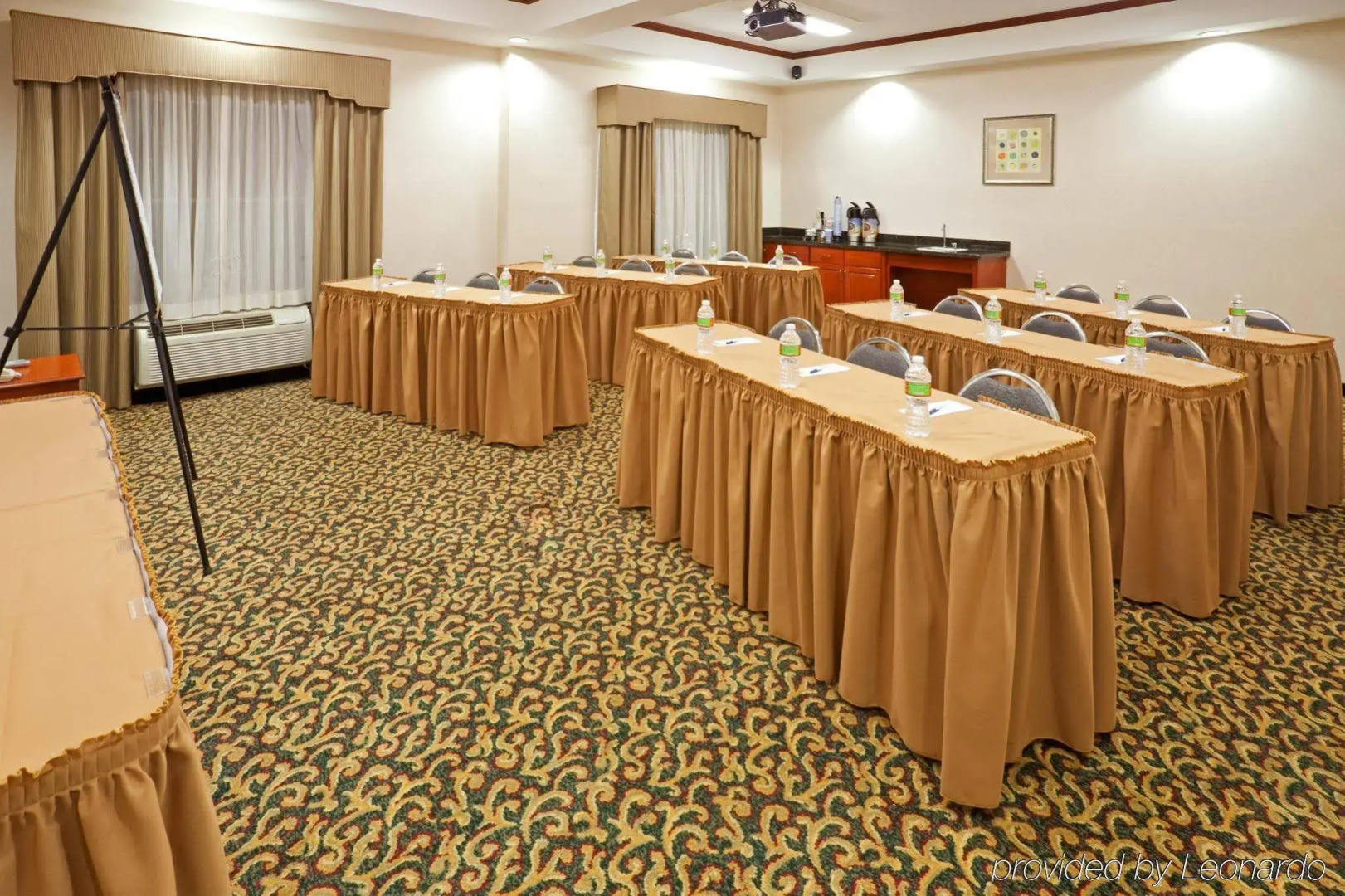 Holiday Inn Express Hotel & Suites Dallas-Grand Prairie I-20 by IHG