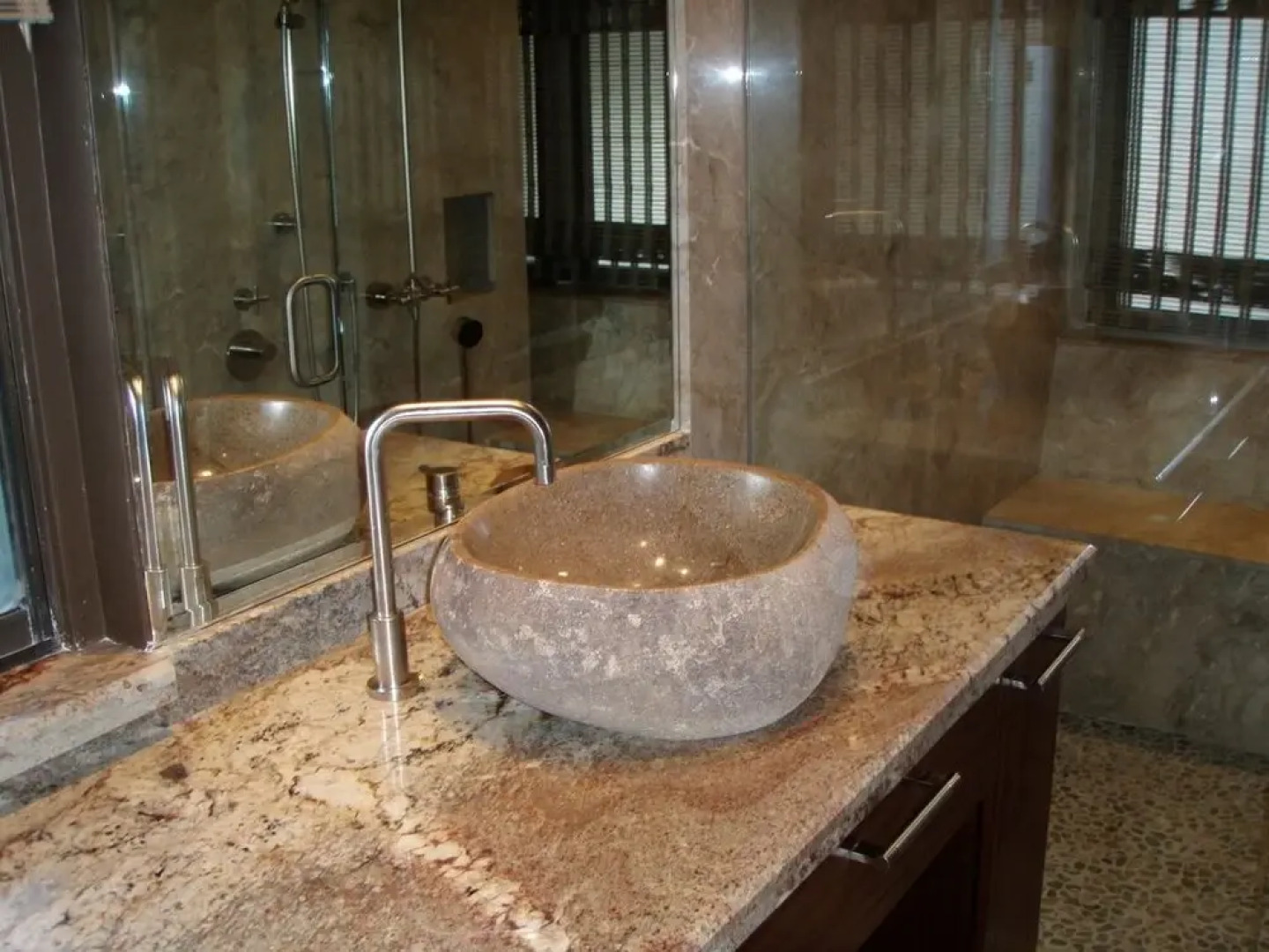 Bay Villa 20B3 Gold Beach Front by RedAwning