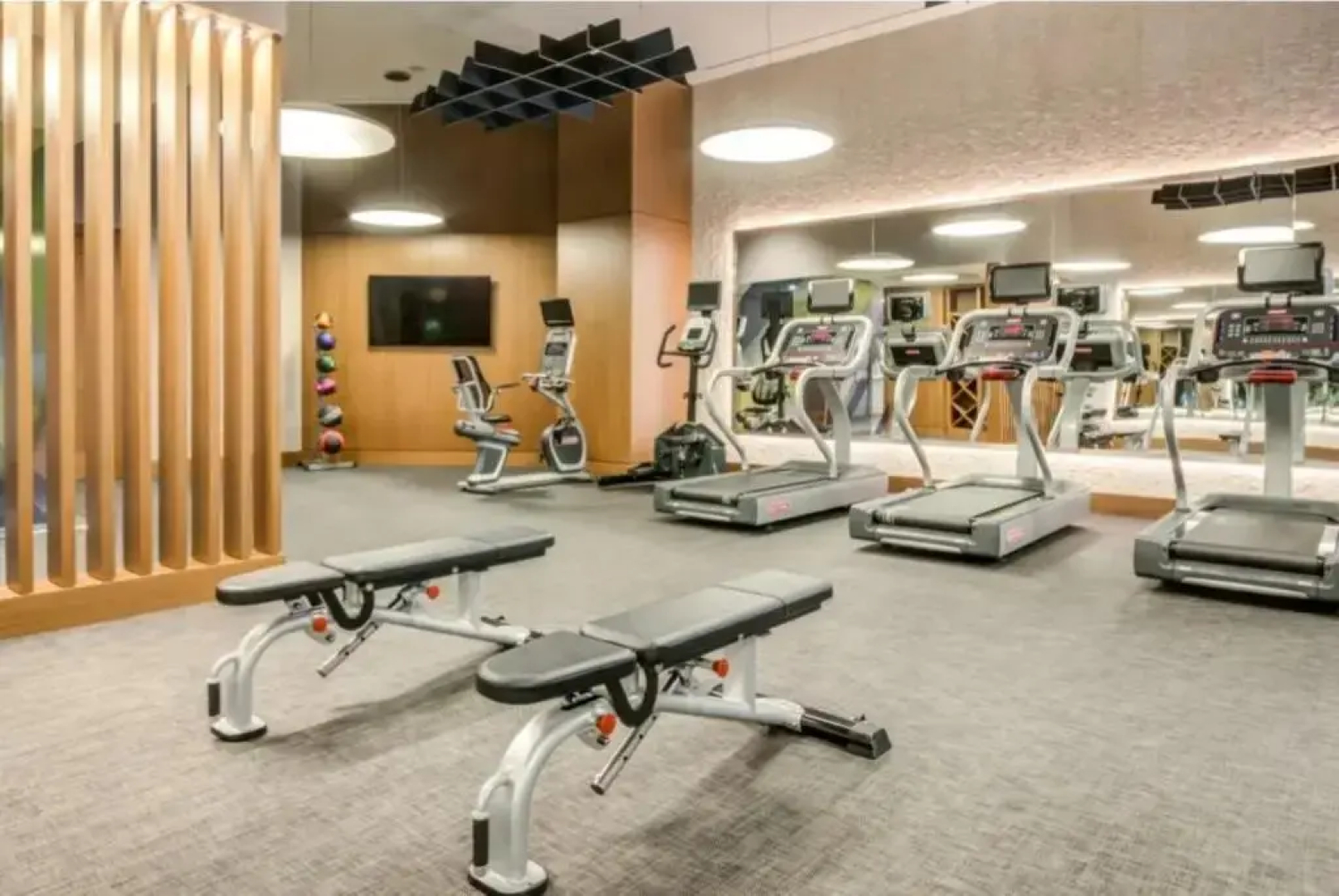 Bluebird Suites near Chevy Chase