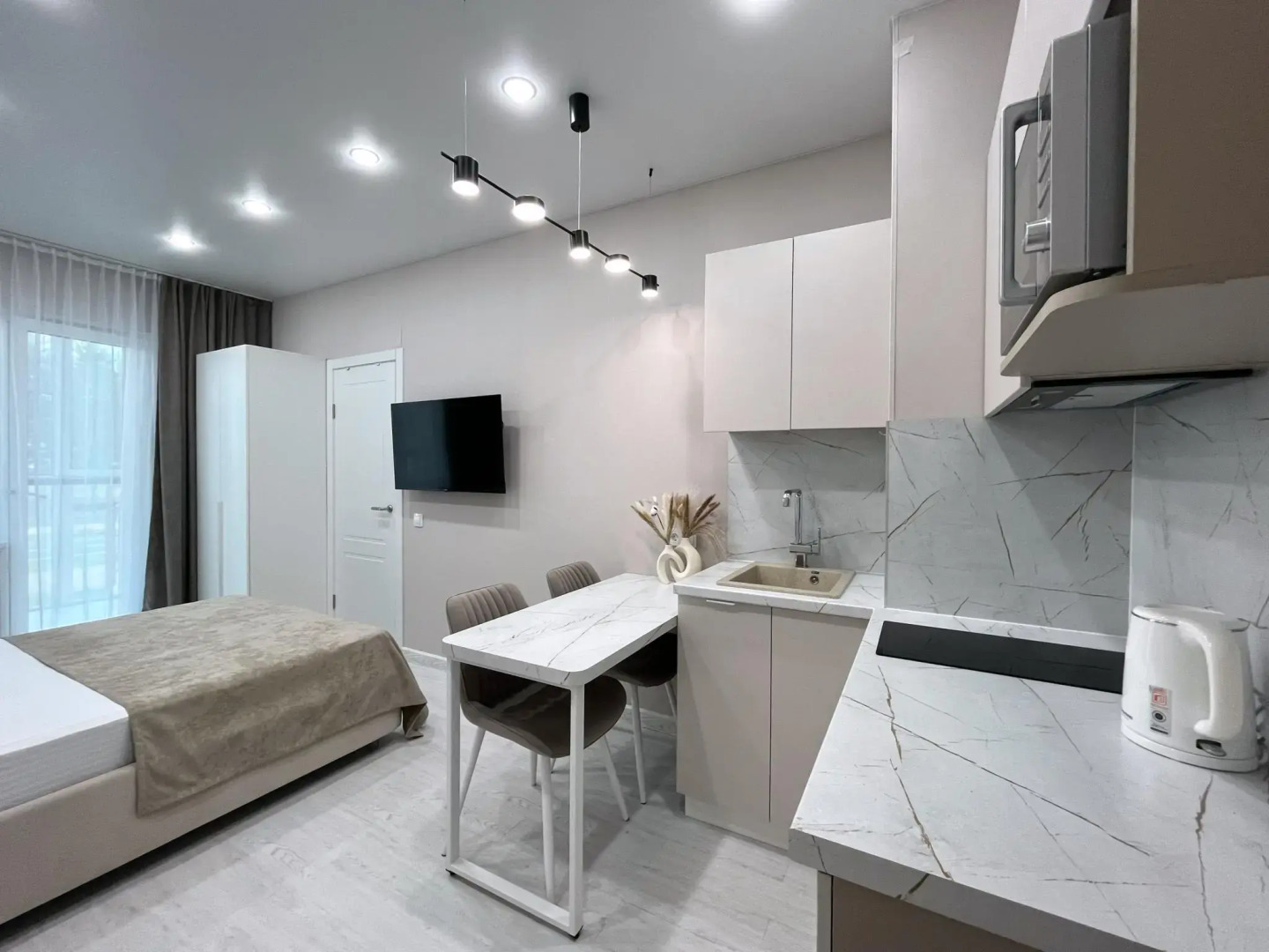 STATUS (Статус) на улице Степана Повха