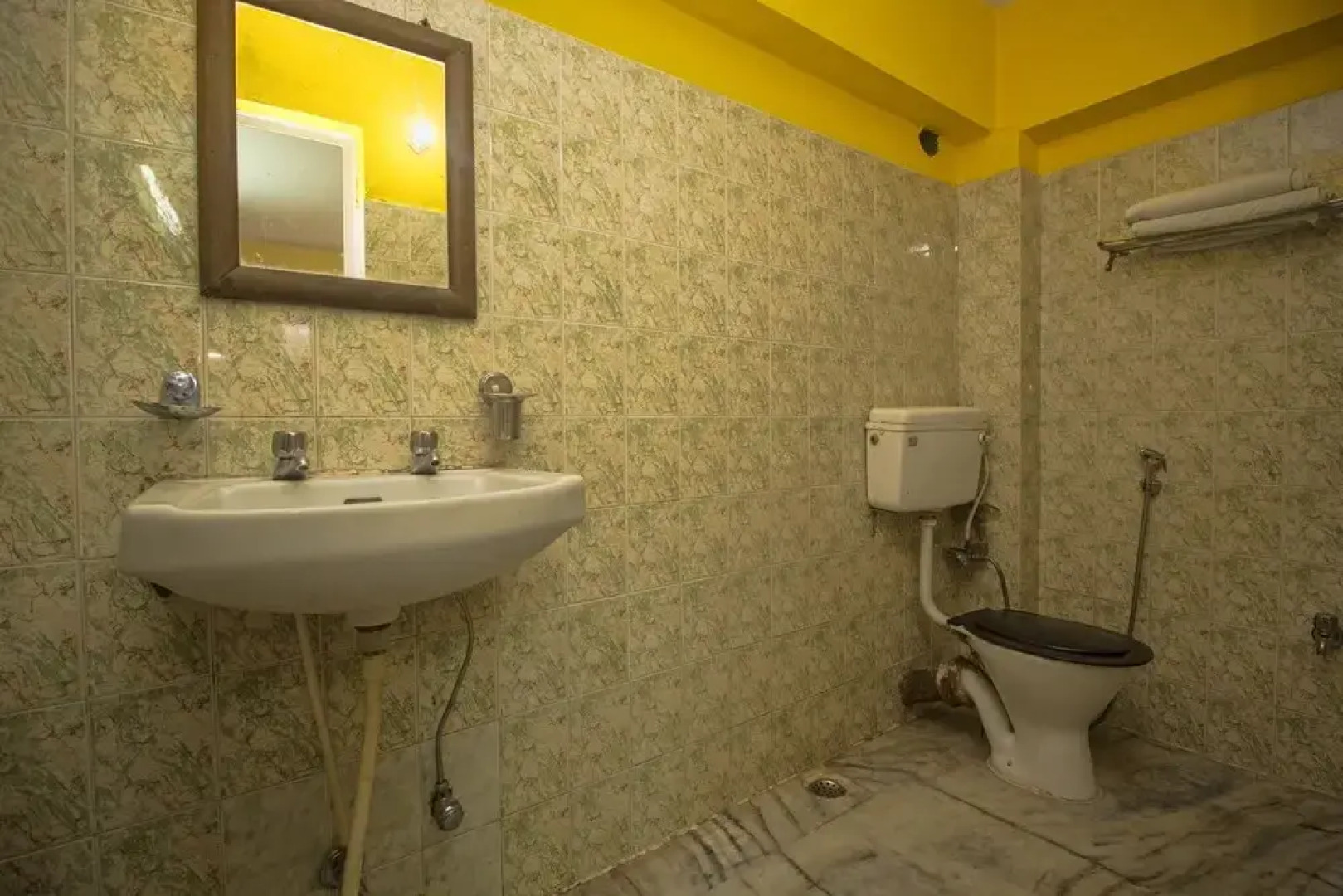 SPOT ON 44984 Hotel Palika