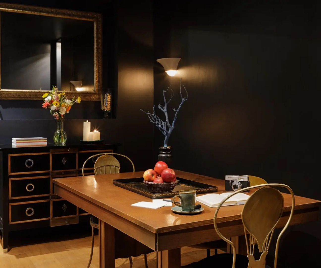 Alberts Hotel (ex Angely)