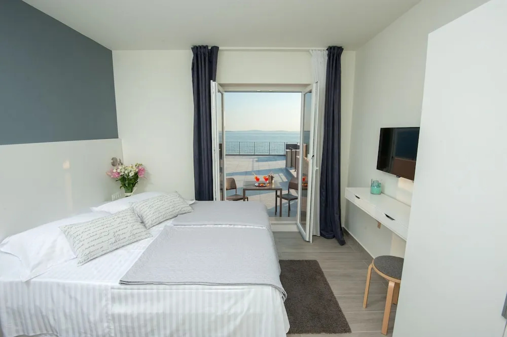 Seaside Luxury Suites