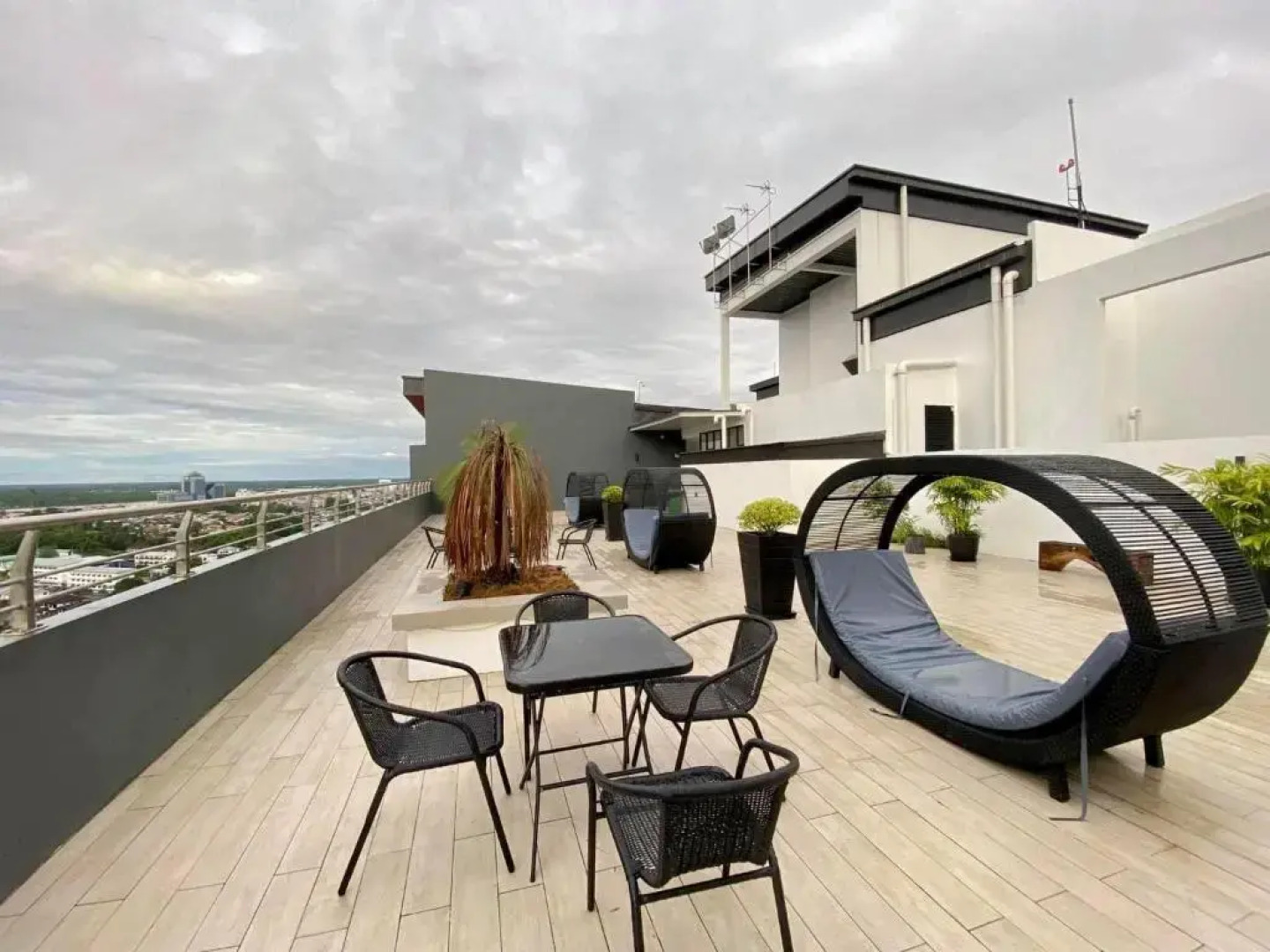 Premium Swanhouse no.SiX with 3bedrooms Condo