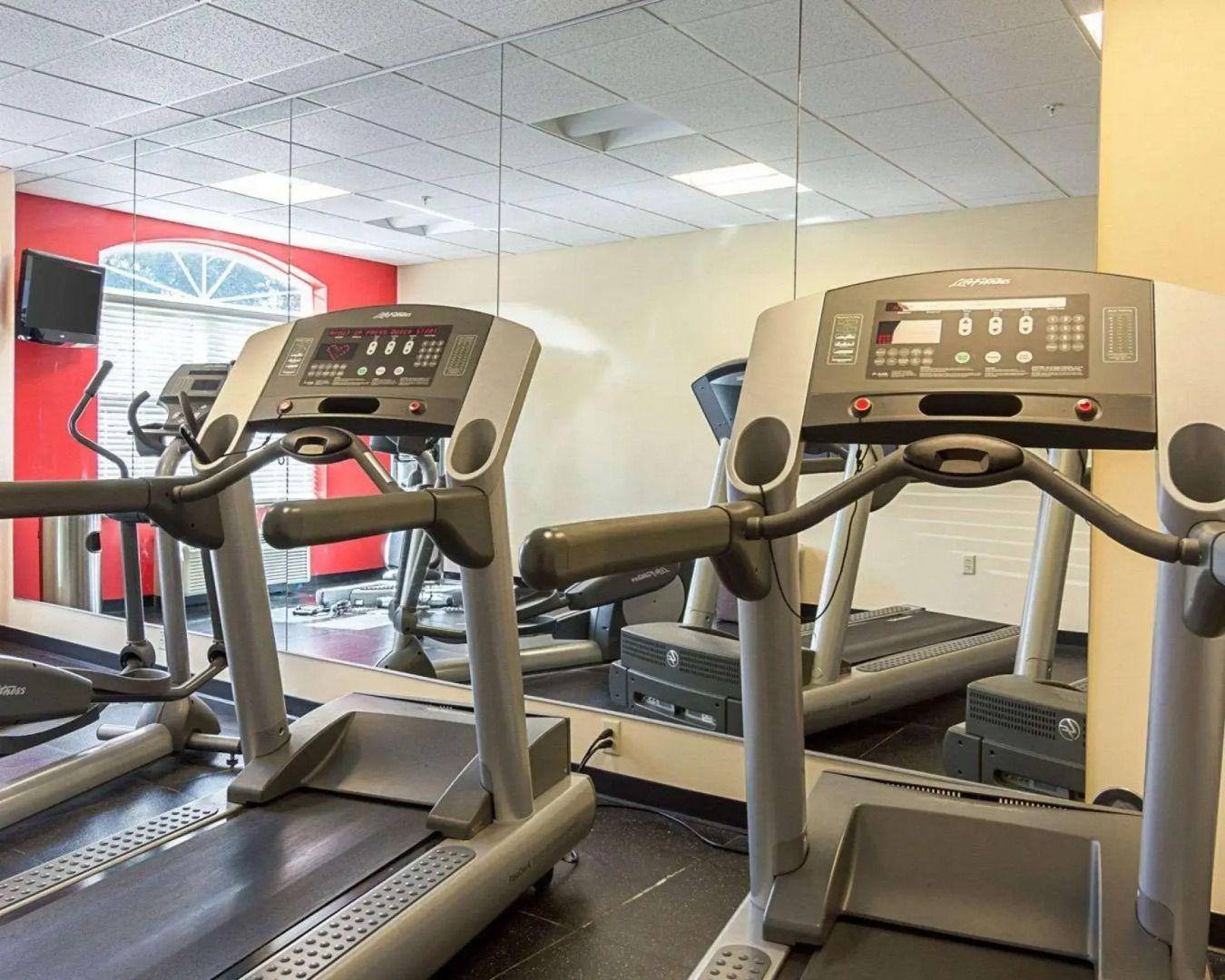 Comfort Inn & Suites Virginia Beach - Norfolk Airport