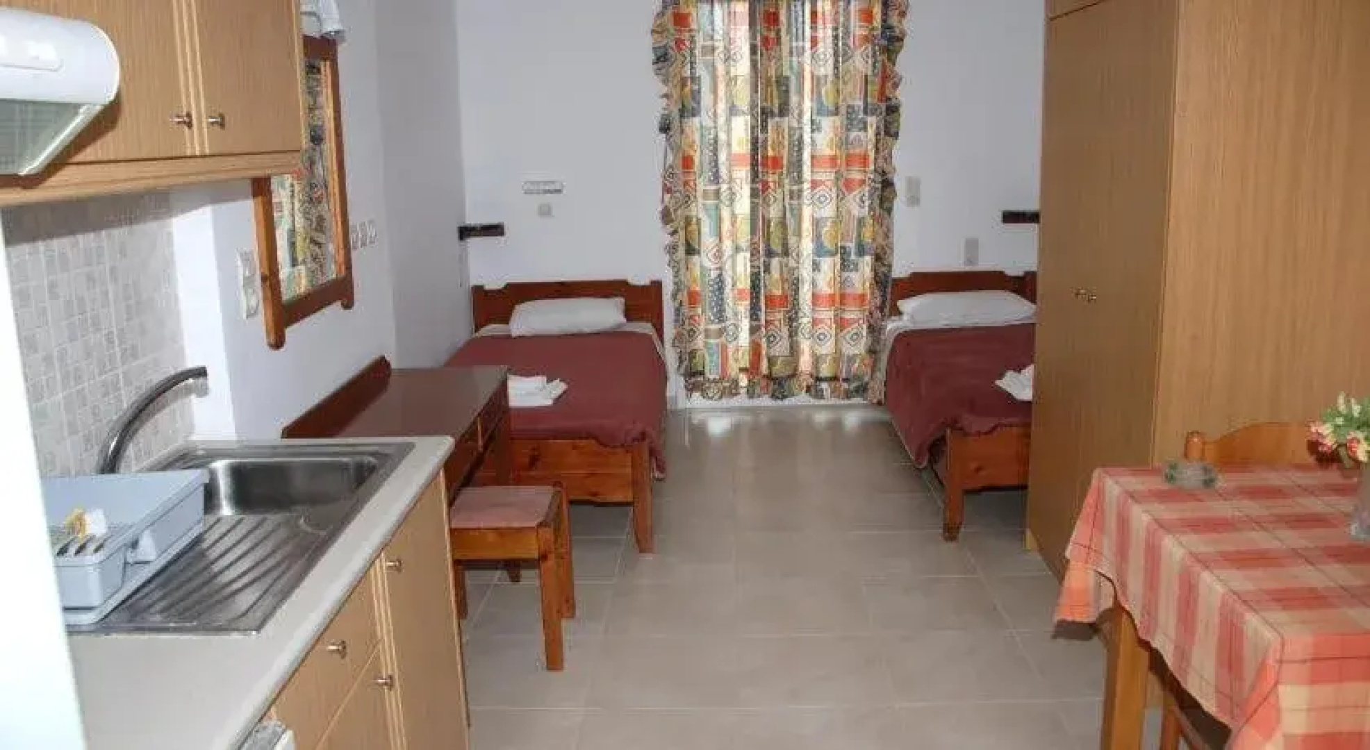 Elpida Apartments