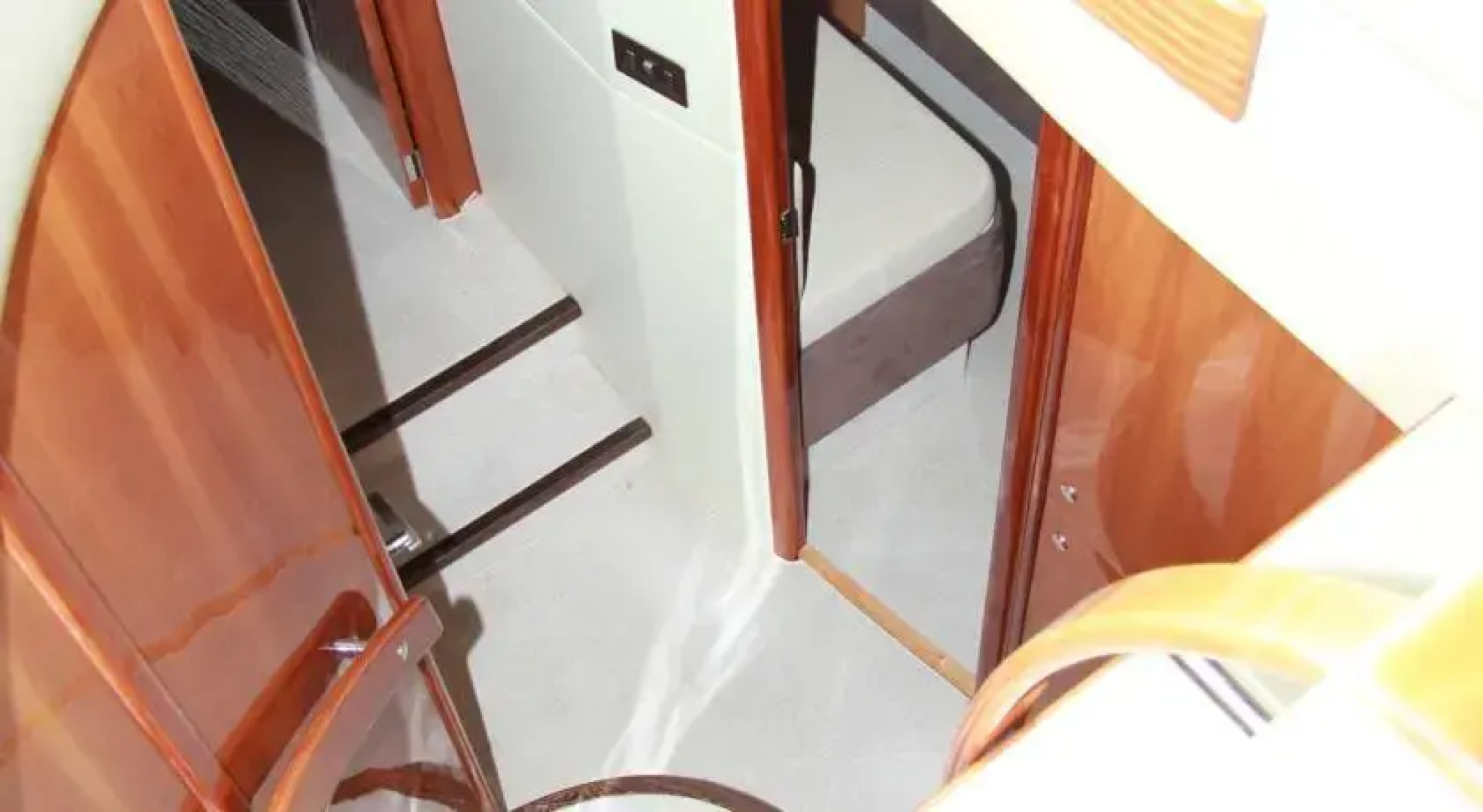 Sealine T60